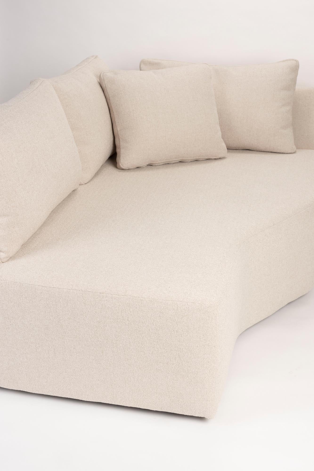 Das Sofa Prosper Chaise Longue Left von Zuiver bietet stilvollen Komfort mit modernem Design und hochwertiger Verarbeitung.