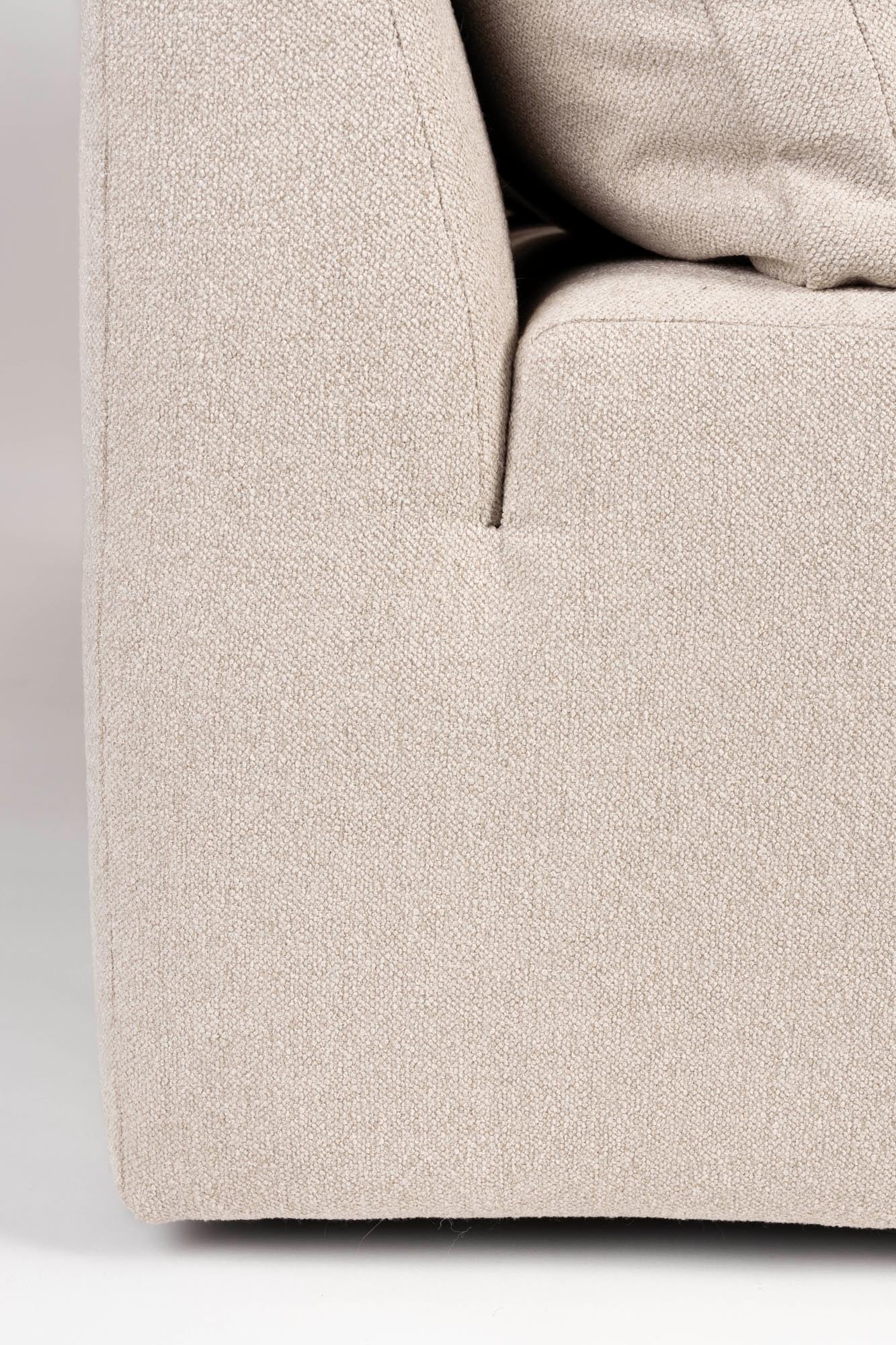 Das Sofa Prosper Chaise Longue Left von Zuiver kombiniert modernes Design mit erstklassigem Komfort und hochwertiger Qualität.