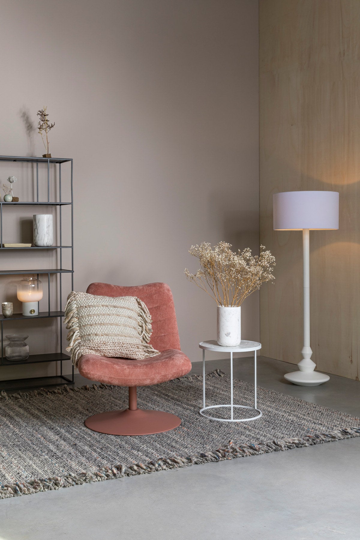Lounge Sessel Bubba in Pink präsentiert im Onlineshop von KAQTU Design AG. Sessel ist von Zuiver