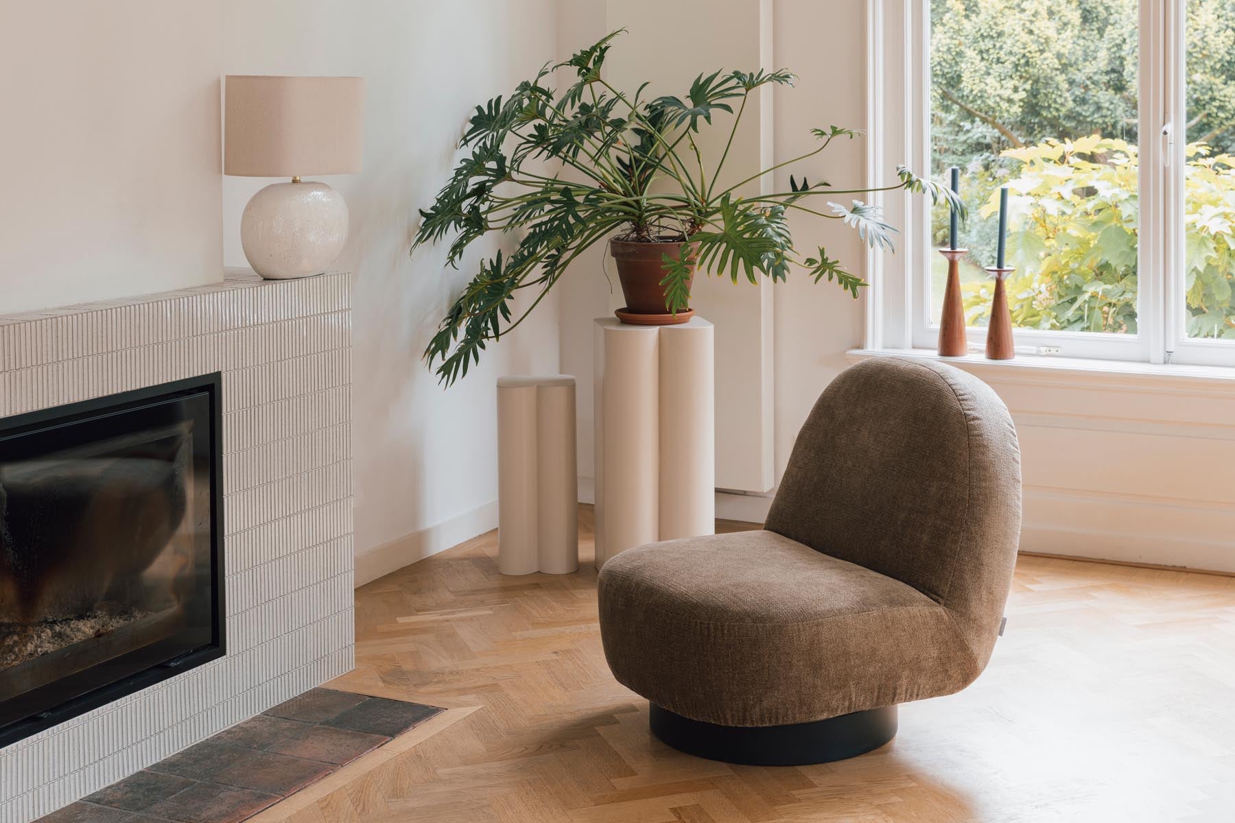 Sessel EDEN in Moos / Schwarz präsentiert im Onlineshop von KAQTU Design AG. Sessel ist von Zuiver