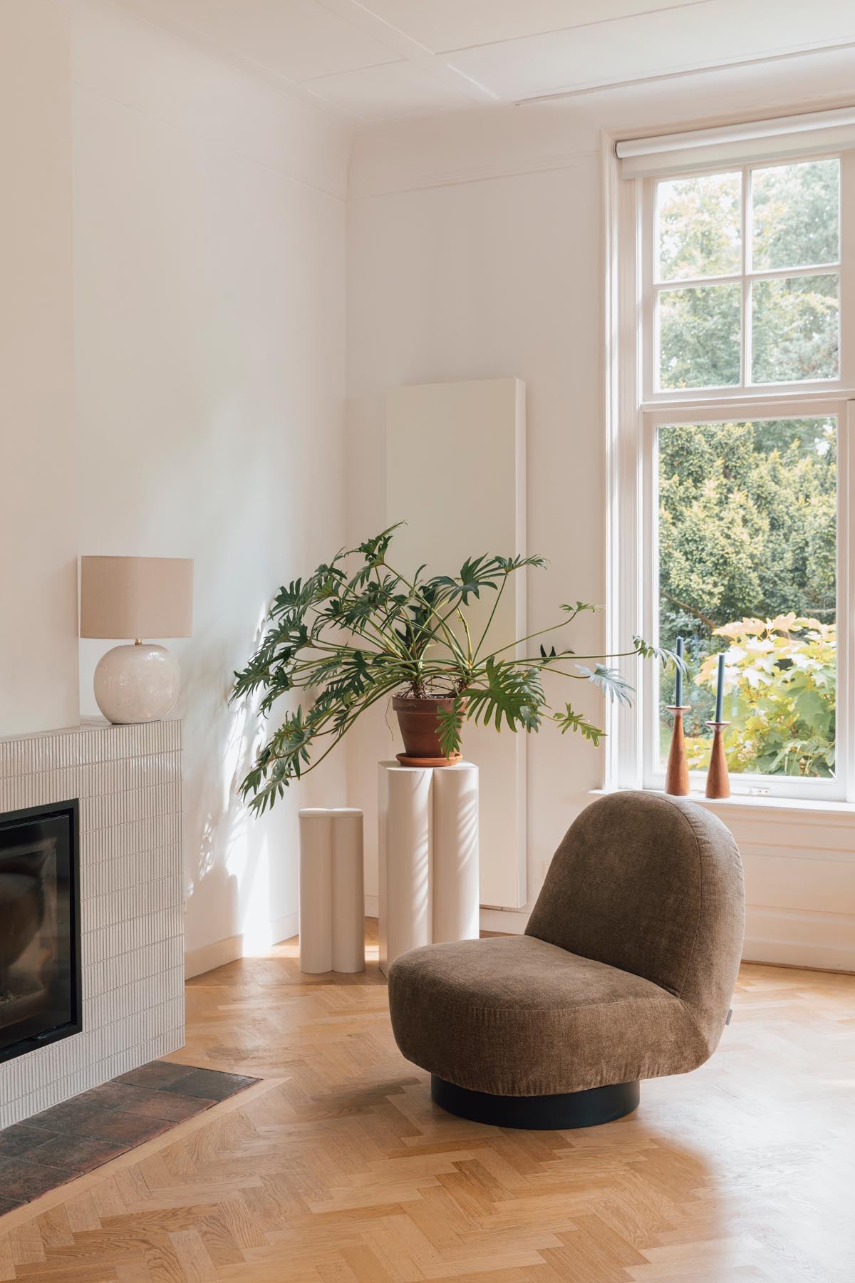 Sessel EDEN in Moos / Schwarz präsentiert im Onlineshop von KAQTU Design AG. Sessel ist von Zuiver