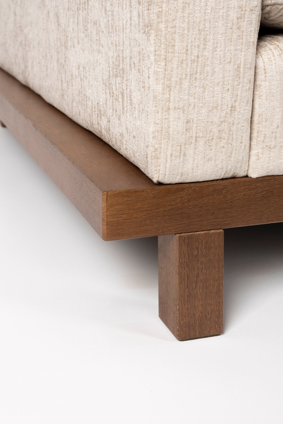 Sofa Blossom 4.5-Sitzer in Creme präsentiert im Onlineshop von KAQTU Design AG. 4er Sofa ist von Zuiver