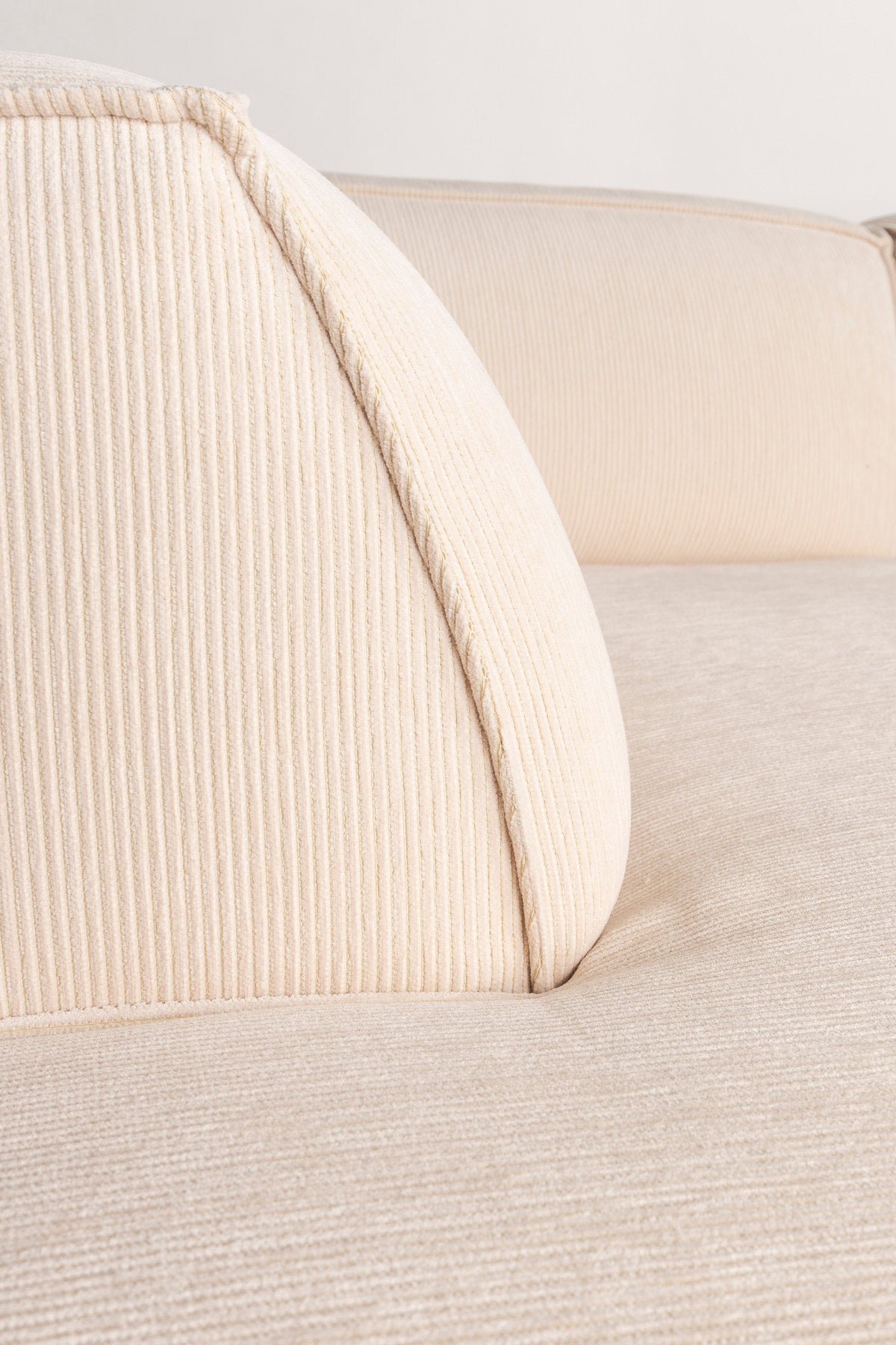SOFA FAT FREDDY links in Natur präsentiert im Onlineshop von KAQTU Design AG. Ecksofa links ist von Zuiver