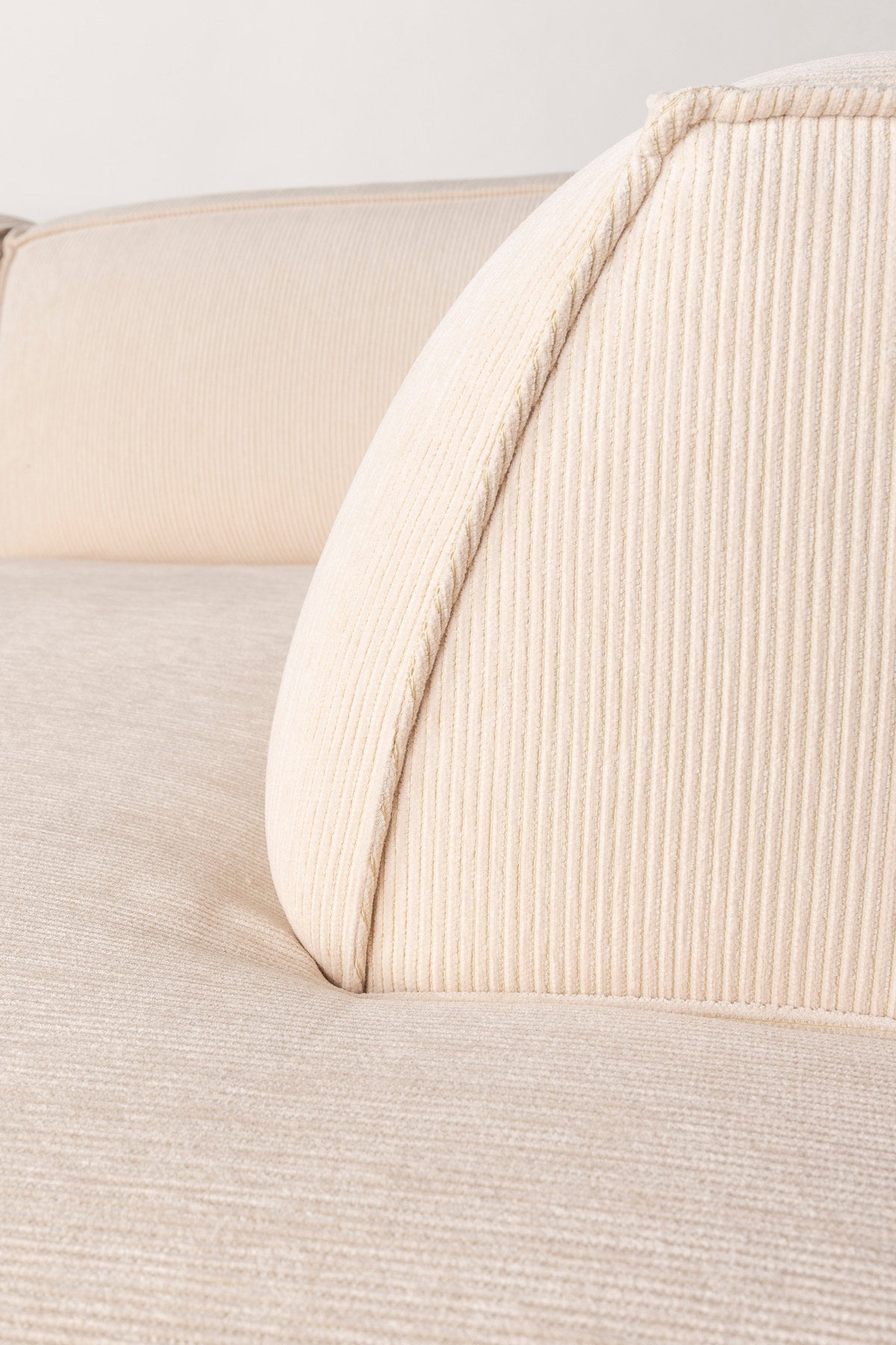 SOFA FAT FREDDY rechts in Natur präsentiert im Onlineshop von KAQTU Design AG. Ecksofa rechts ist von Zuiver