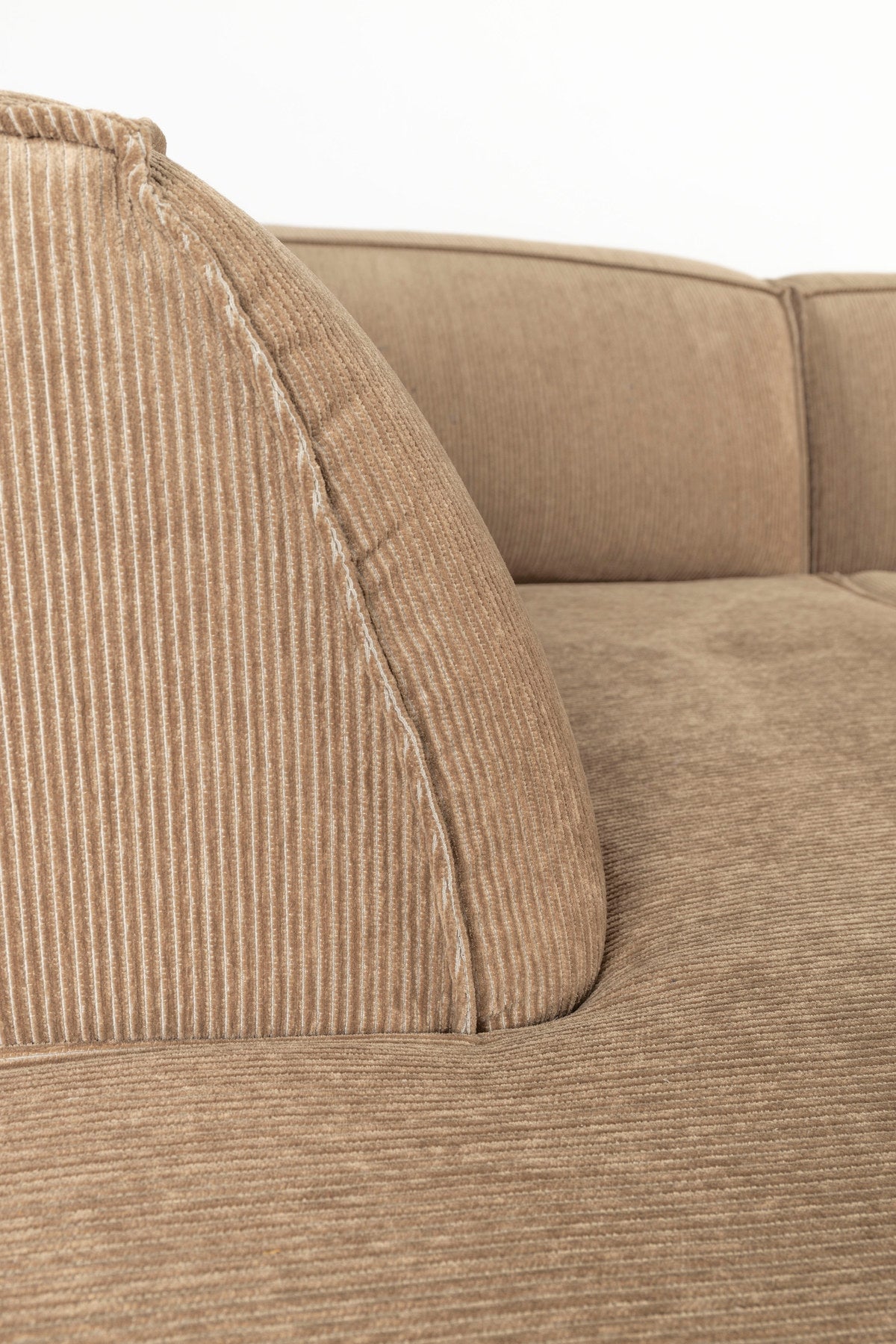 SOFA FAT FREDDY links in Braun präsentiert im Onlineshop von KAQTU Design AG. Ecksofa links ist von Zuiver