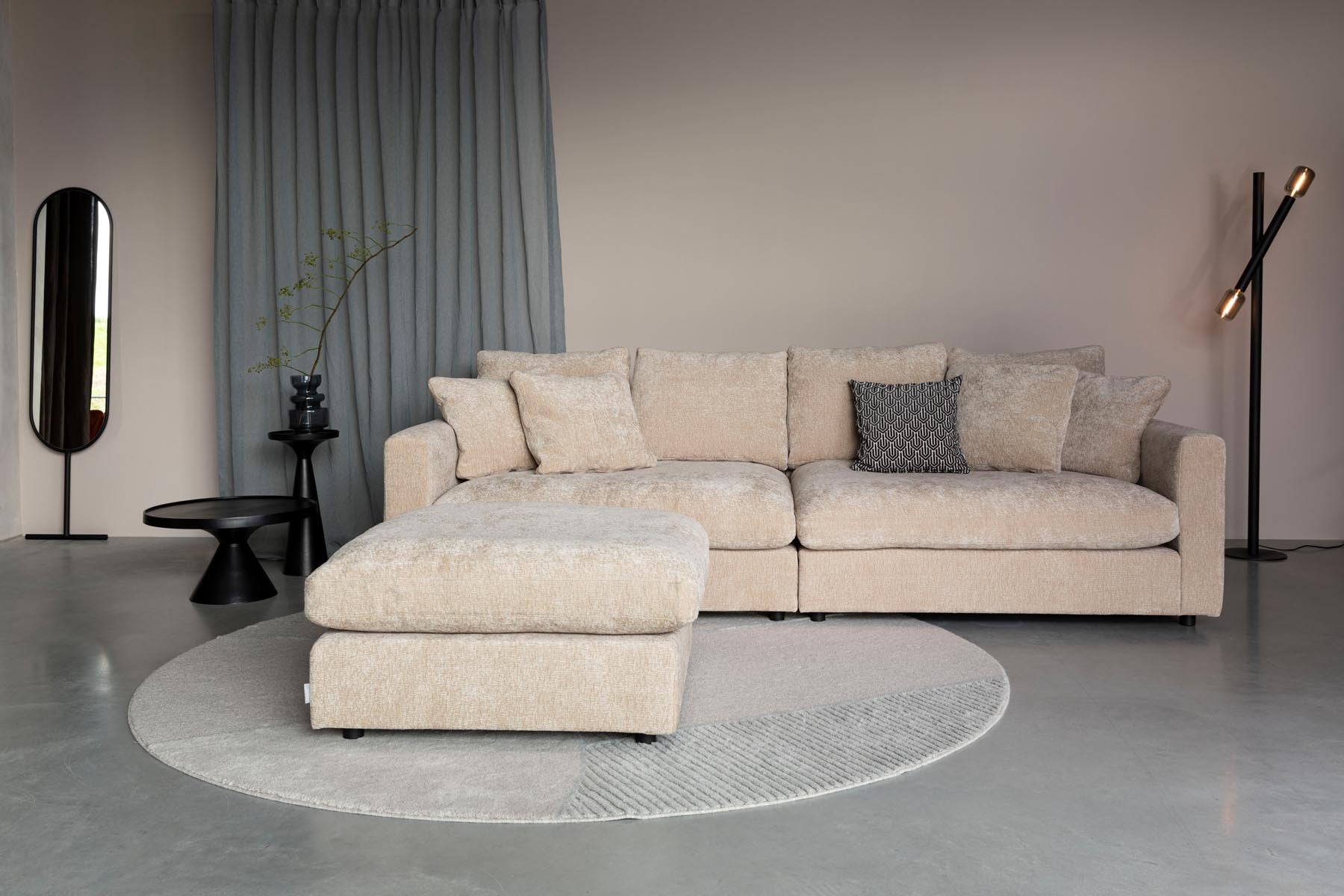 Hocker Sense in Natur präsentiert im Onlineshop von KAQTU Design AG. Hocker ist von Zuiver