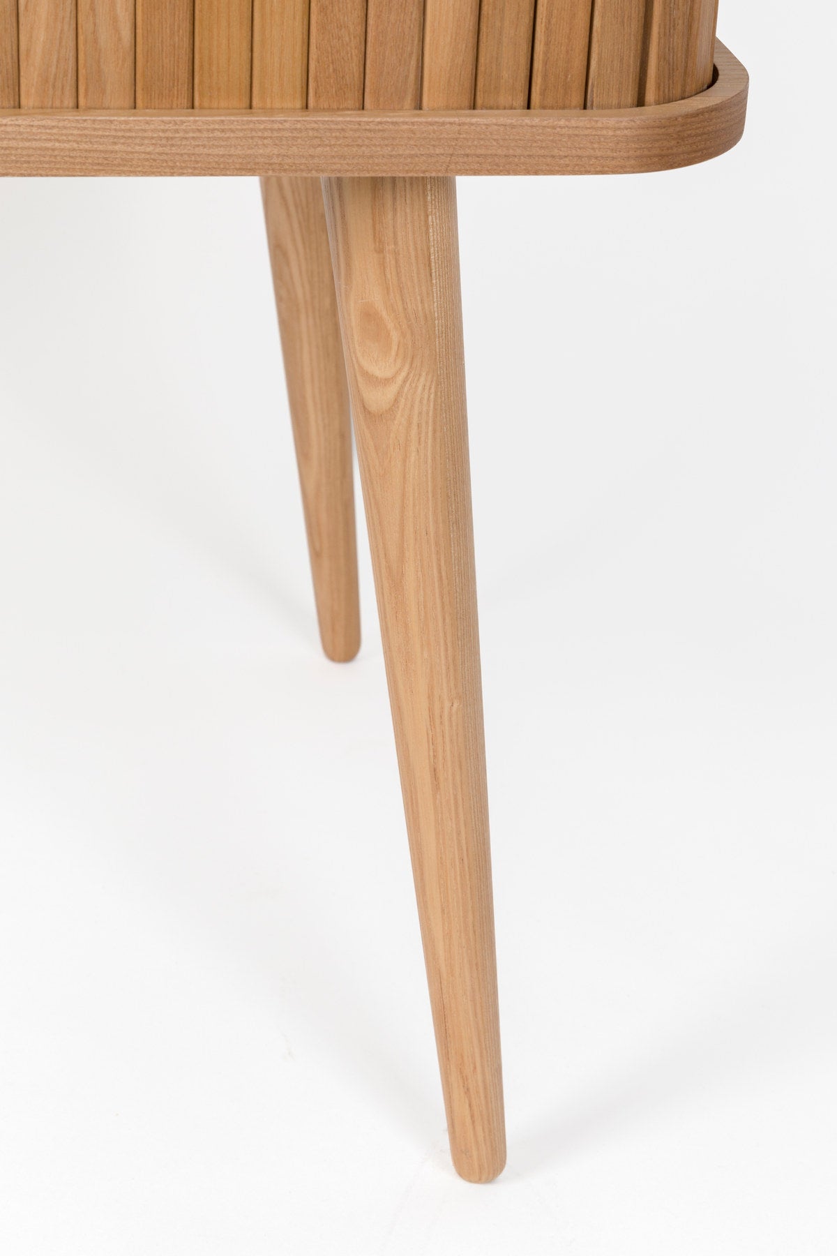 Sideboard Barbier in Natur präsentiert im Onlineshop von KAQTU Design AG. High-Sideboard ist von Zuiver