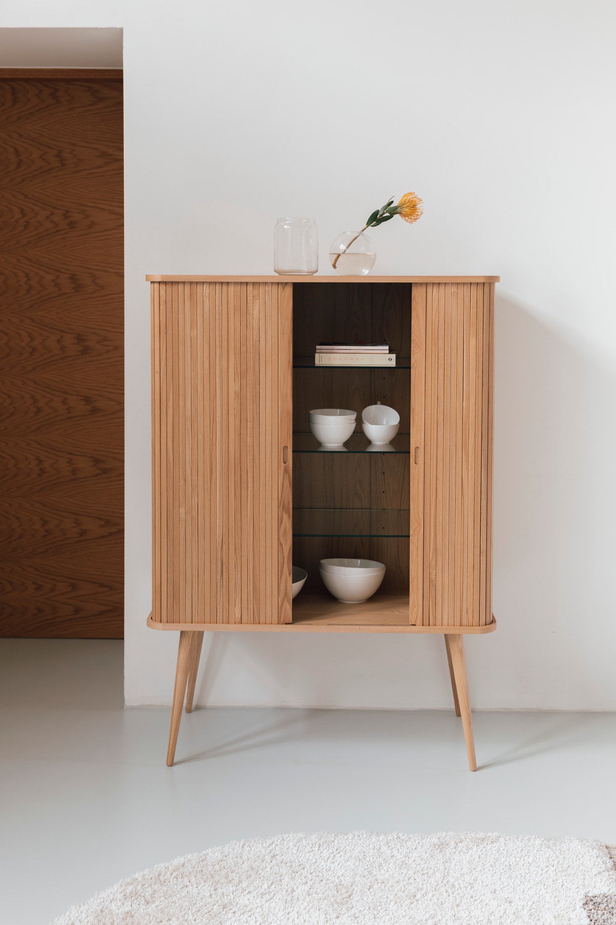 Sideboard Barbier in Natur präsentiert im Onlineshop von KAQTU Design AG. High-Sideboard ist von Zuiver