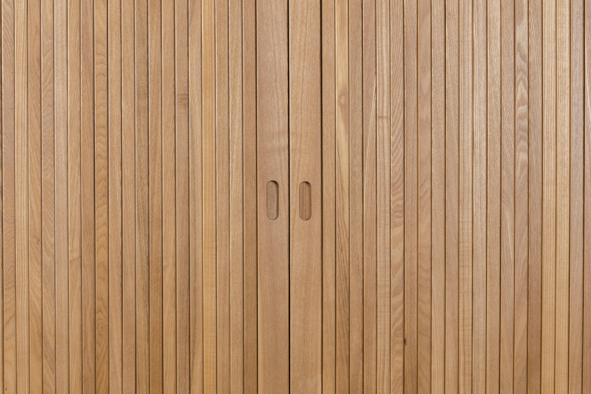 Sideboard Barbier in Natur präsentiert im Onlineshop von KAQTU Design AG. High-Sideboard ist von Zuiver