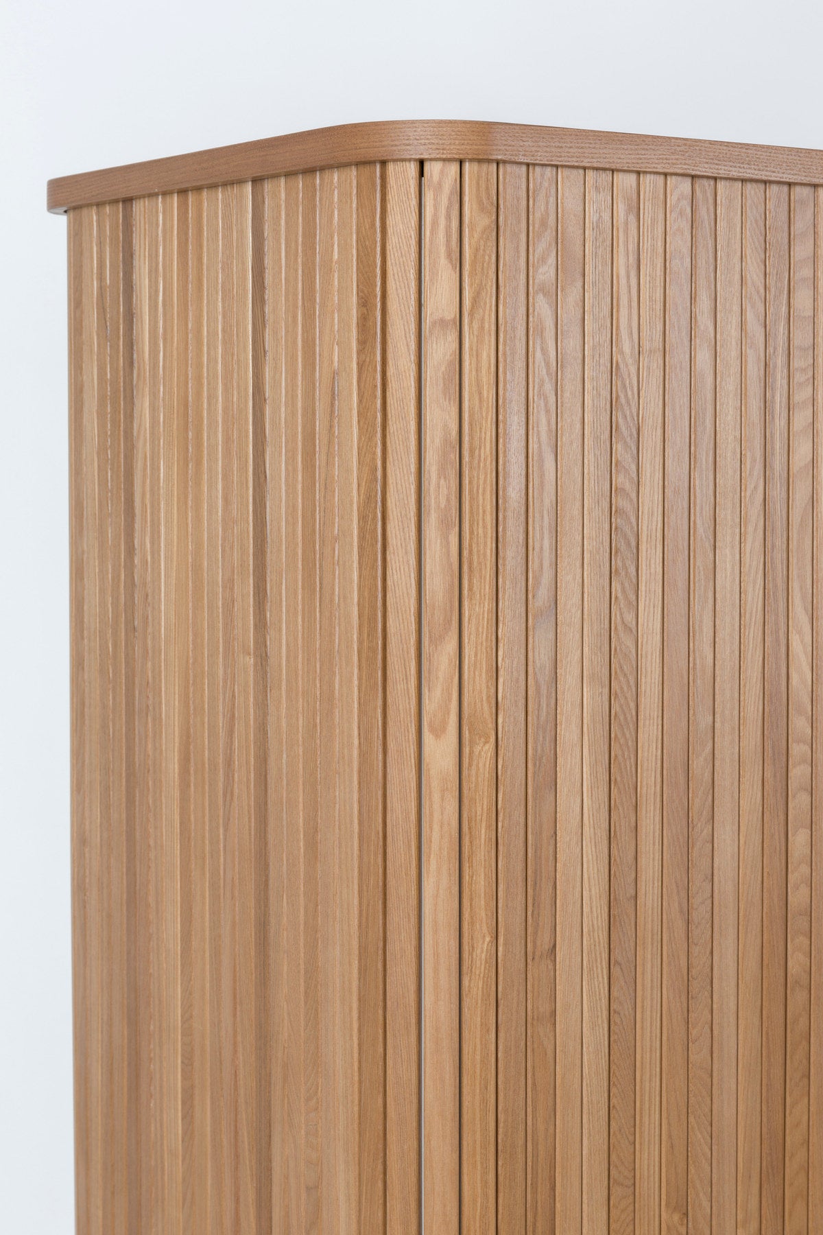 Sideboard Barbier in Natur präsentiert im Onlineshop von KAQTU Design AG. High-Sideboard ist von Zuiver