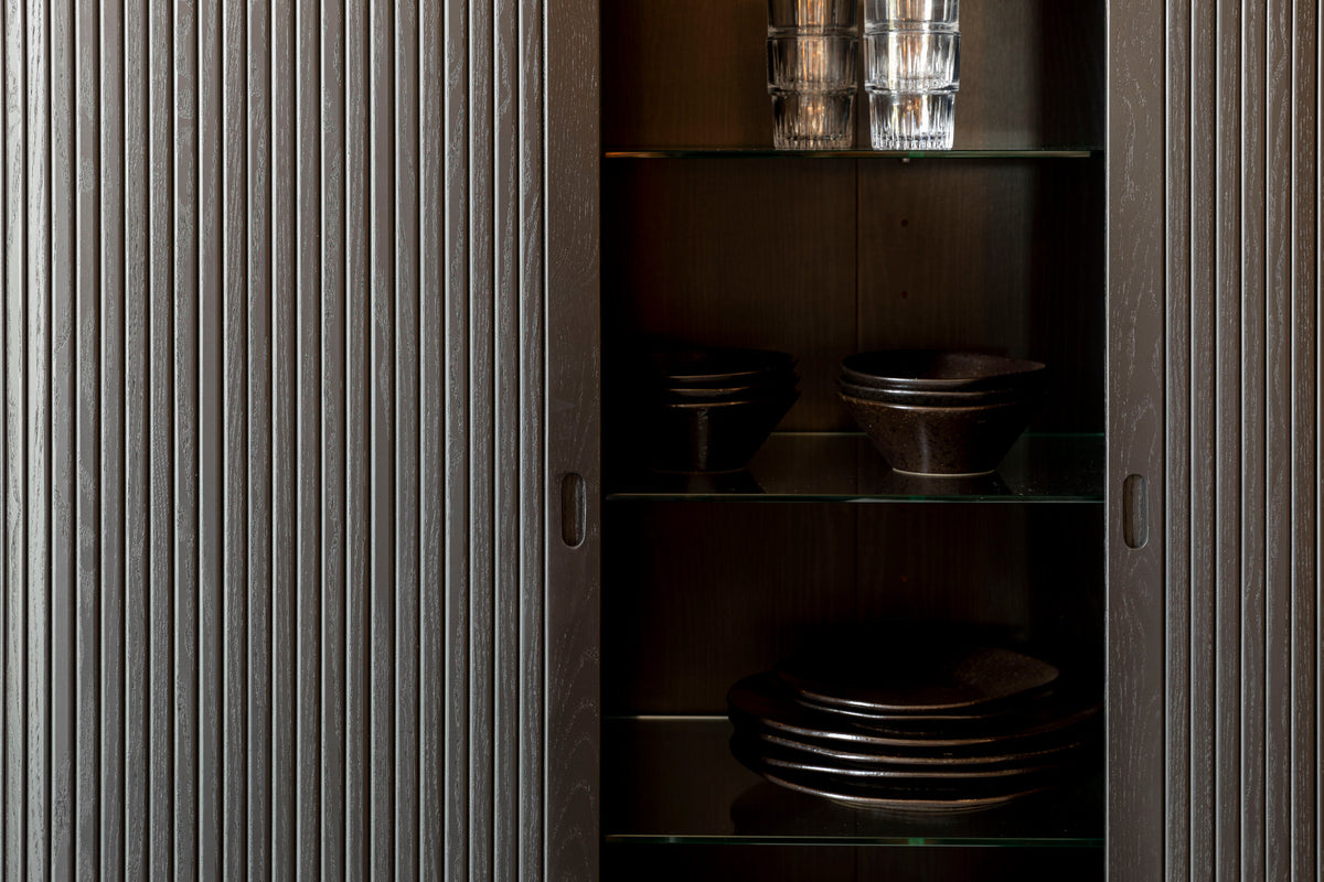 Sideboard Barbier in Schwarz präsentiert im Onlineshop von KAQTU Design AG. High-Sideboard ist von Zuiver