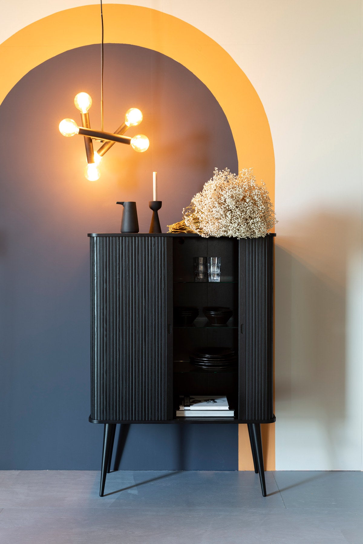 Sideboard Barbier in Schwarz präsentiert im Onlineshop von KAQTU Design AG. High-Sideboard ist von Zuiver