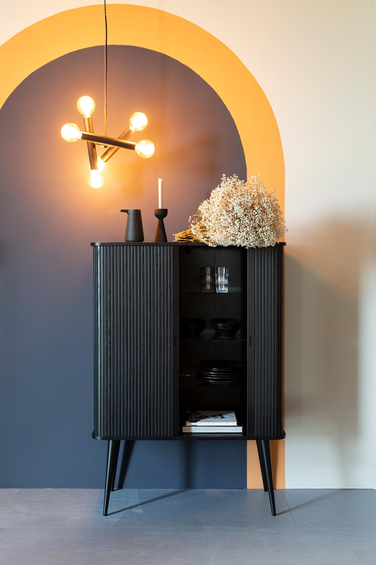 Sideboard Barbier in Schwarz präsentiert im Onlineshop von KAQTU Design AG. High-Sideboard ist von Zuiver