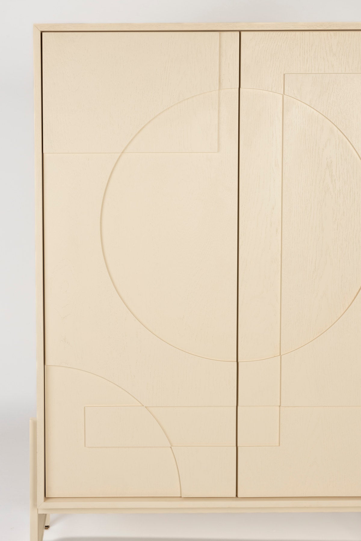 Cabinet Faces in beige präsentiert im Onlineshop von KAQTU Design AG. Cabinet ist von Zuiver
