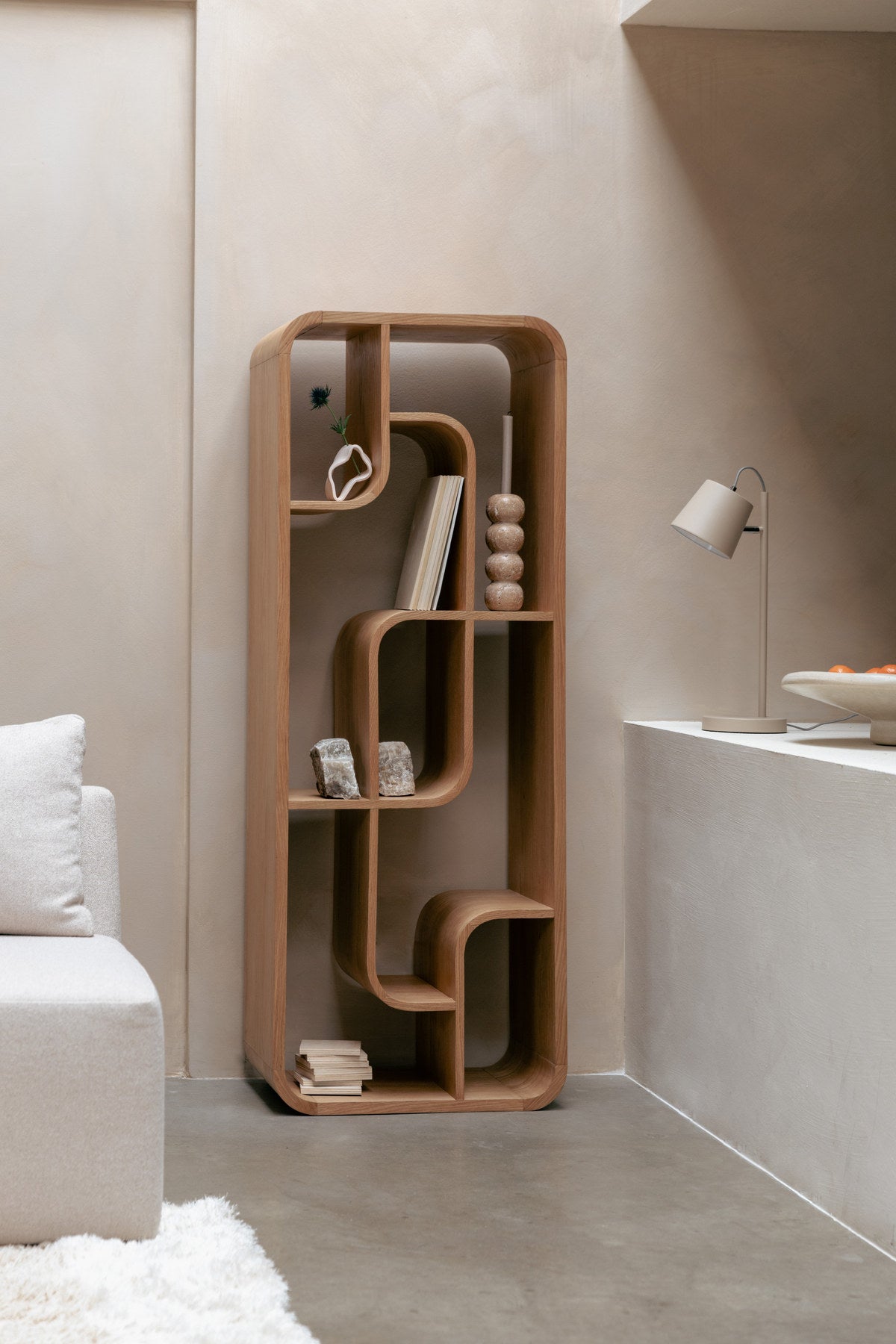 Seven Regal Natur in Natur präsentiert im Onlineshop von KAQTU Design AG. Standregal ist von Zuiver