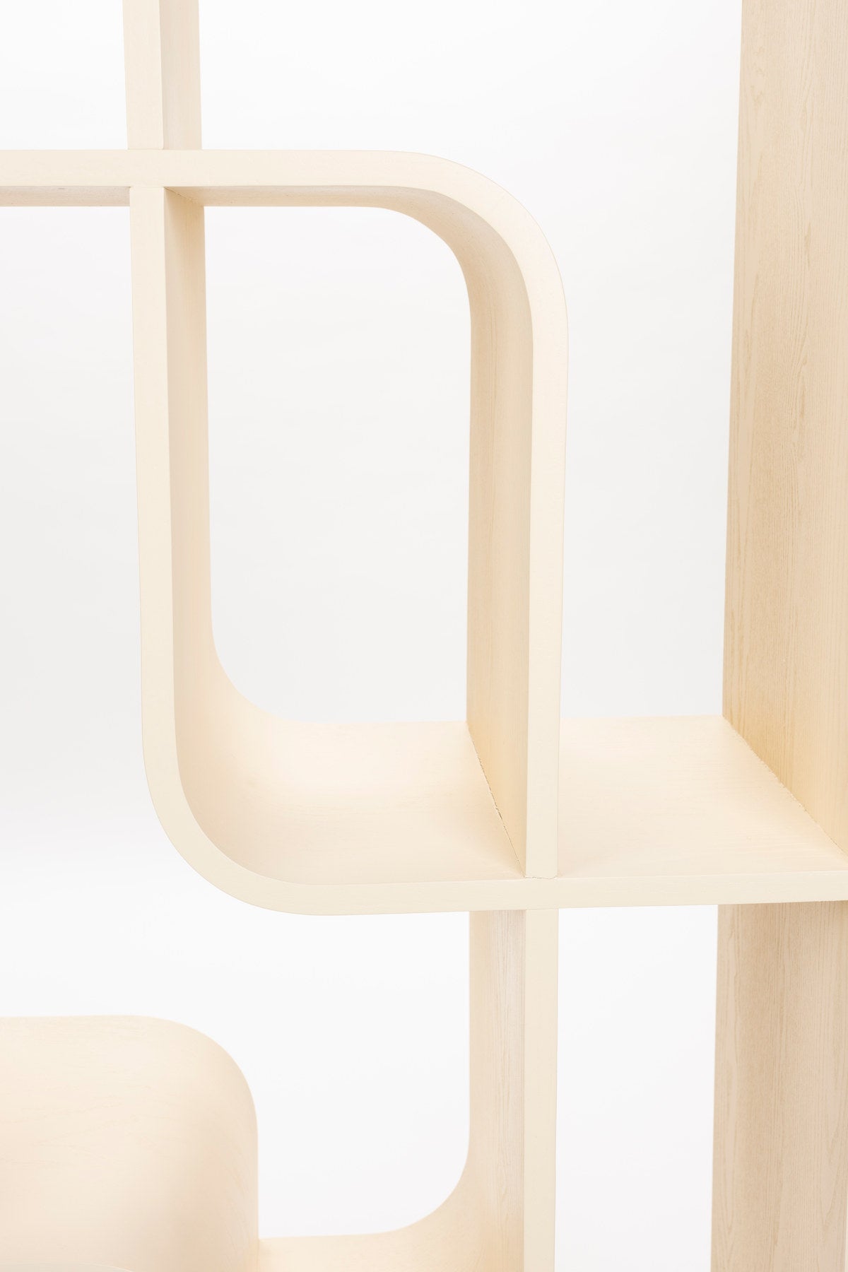 Seven Regal in Brown präsentiert im Onlineshop von KAQTU Design AG. Standregal ist von Zuiver