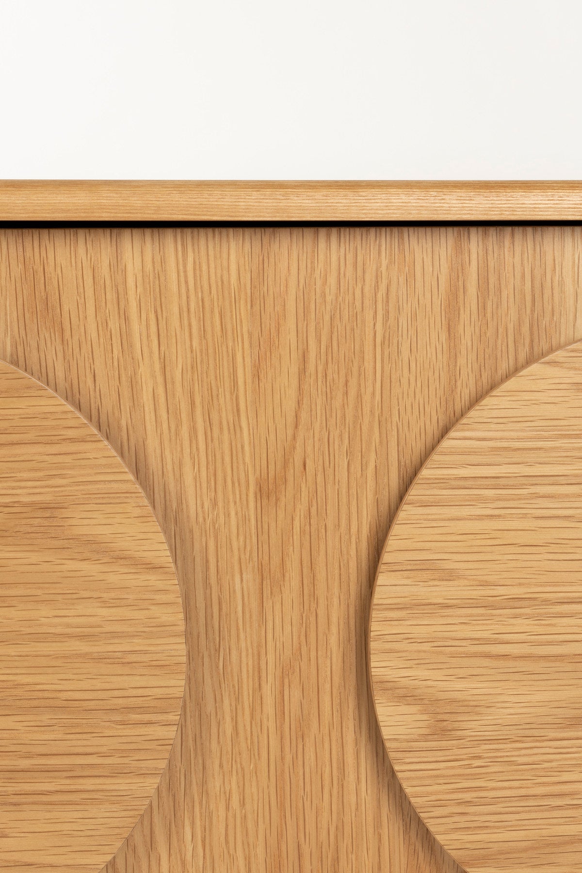 Sideboard Groove 2 Doors in Natural Oak präsentiert im Onlineshop von KAQTU Design AG. Sideboard ist von Zuiver