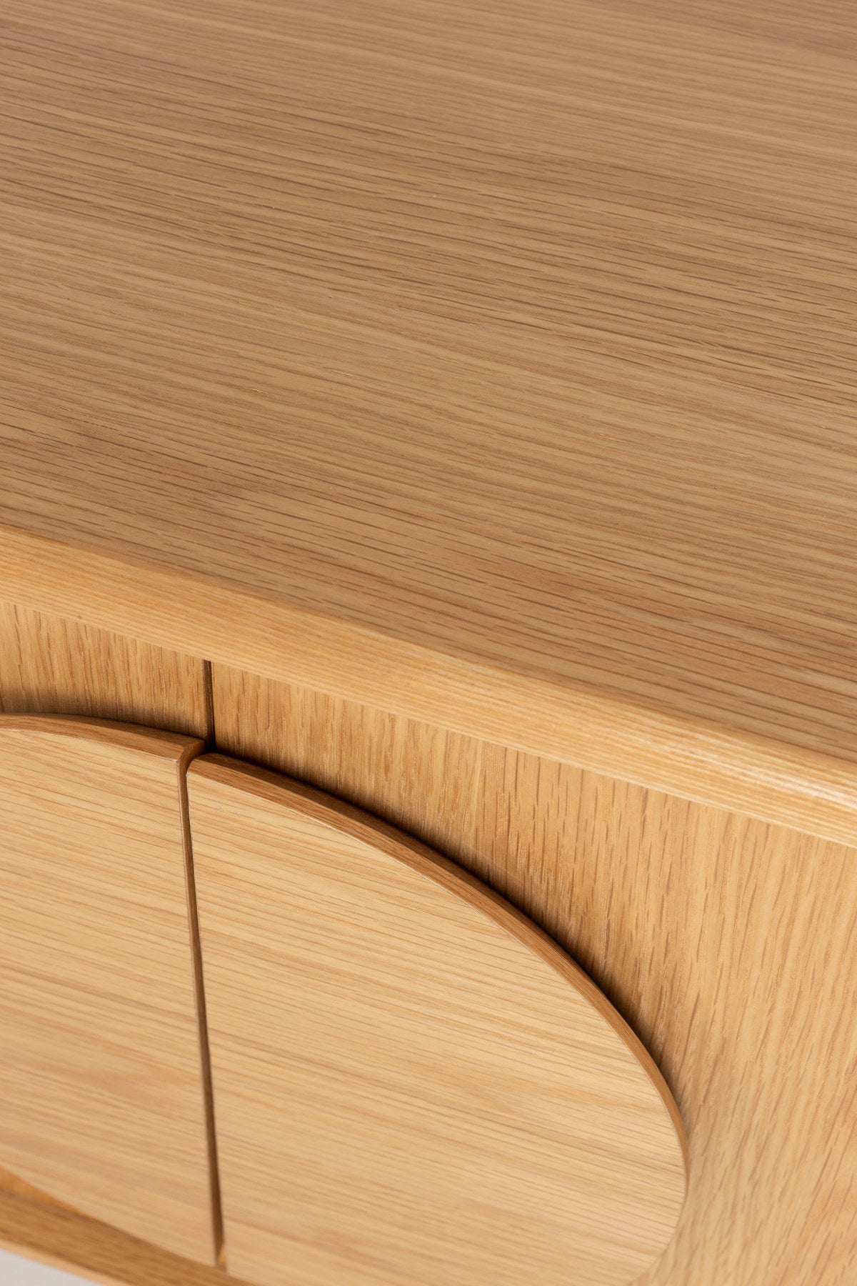 Sideboard Groove 2 Doors in Natur präsentiert im Onlineshop von KAQTU Design AG. Sideboard ist von Zuiver