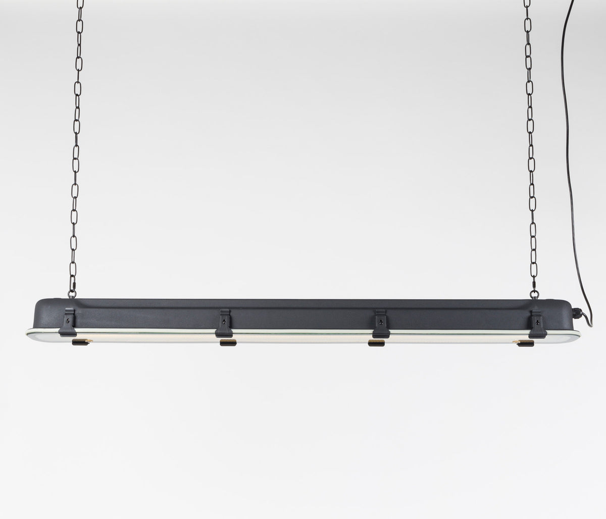 Pendellampe G.T.A. in Schwarz präsentiert im Onlineshop von KAQTU Design AG. Pendelleuchte ist von Zuiver