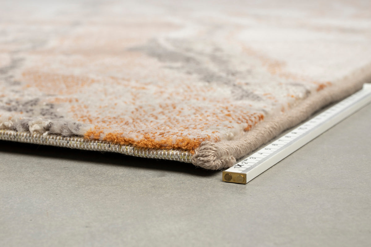 Teppich Solar in Grau/Terra präsentiert im Onlineshop von KAQTU Design AG. Teppich ist von Zuiver