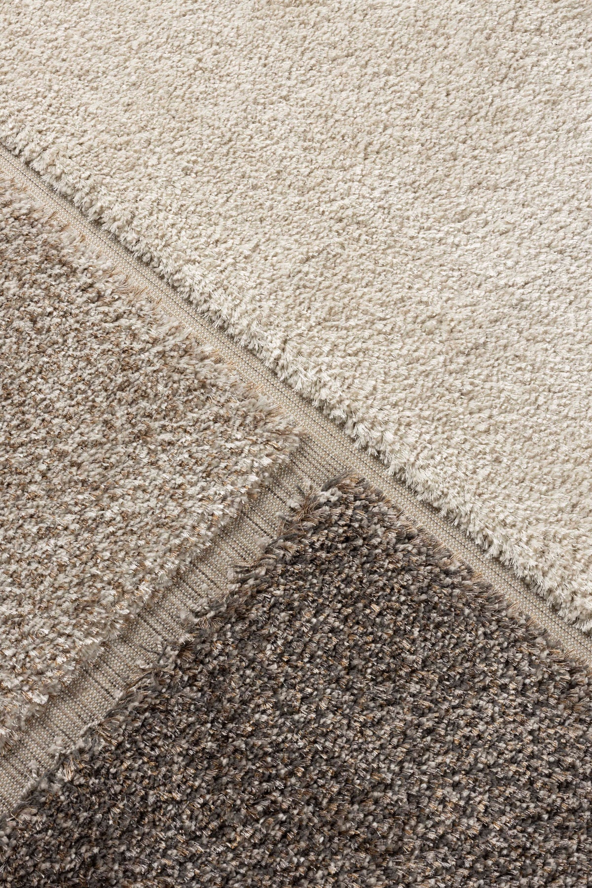 Teppich Zest in Grau präsentiert im Onlineshop von KAQTU Design AG. Teppich ist von Zuiver