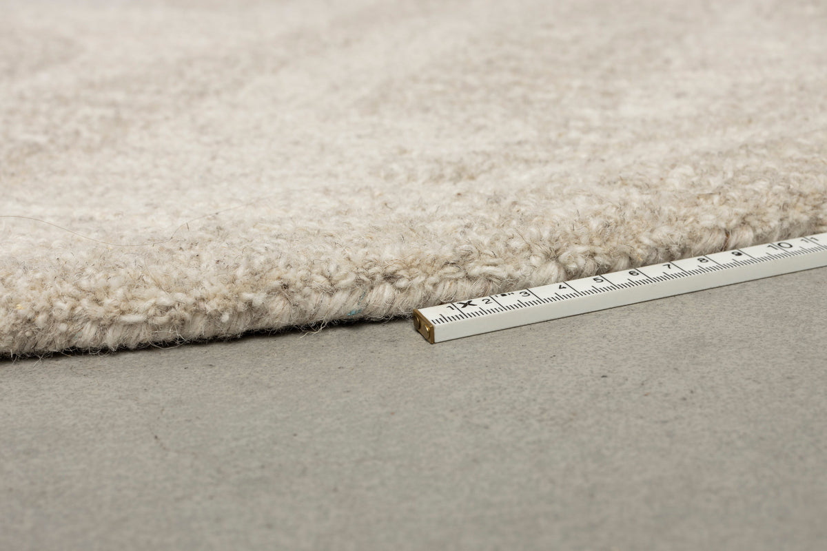 Teppich Forms in Weiss präsentiert im Onlineshop von KAQTU Design AG. Teppich ist von Zuiver