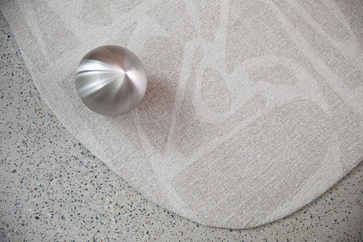 Teppich Forms in Weiss präsentiert im Onlineshop von KAQTU Design AG. Teppich ist von Zuiver