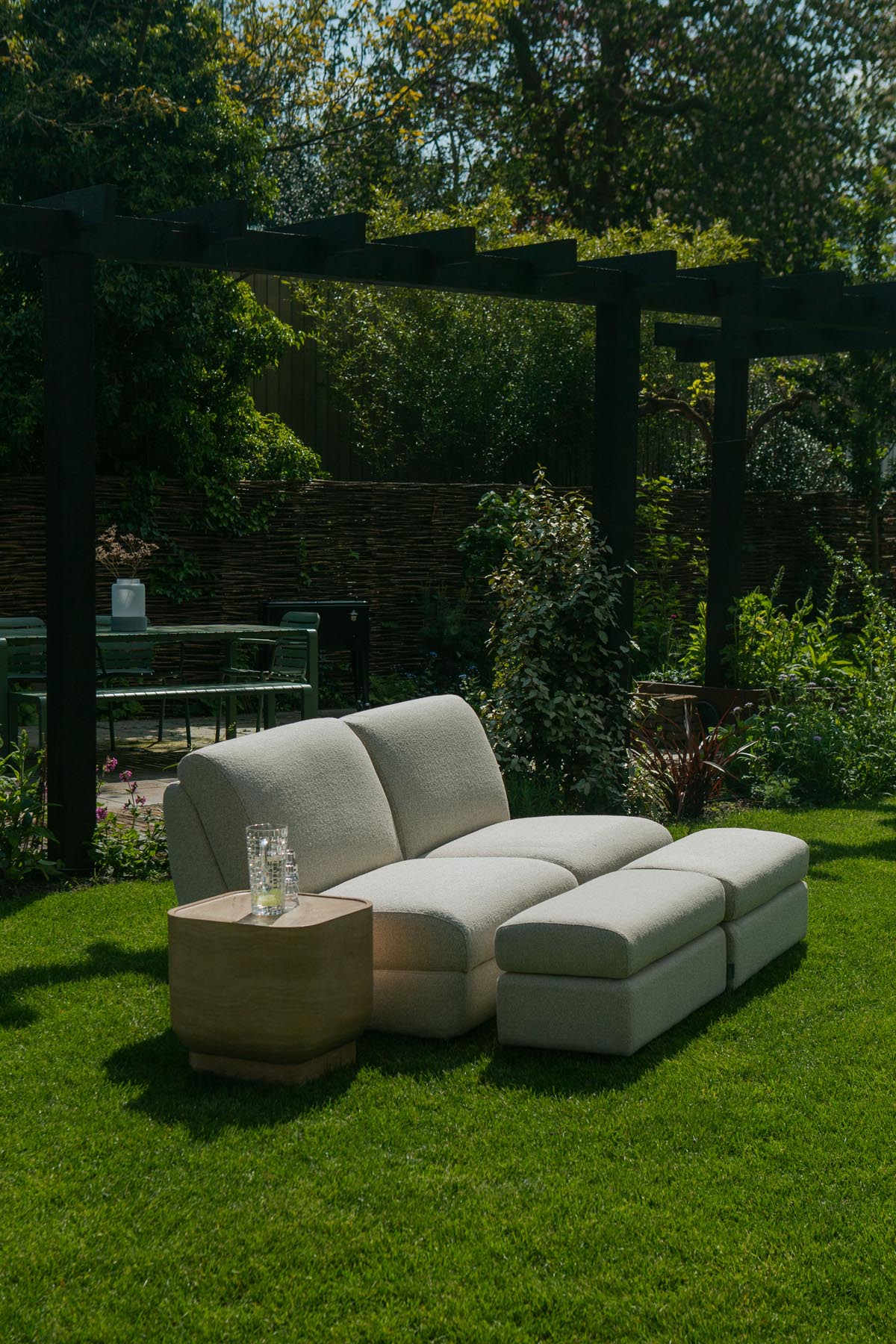 Mississippi Outdoor Loungesessel in beige präsentiert im Onlineshop von KAQTU Design AG. Outdoor-Sessel ist von Zuiver