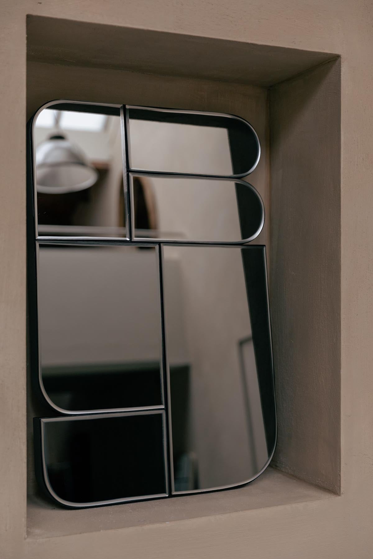 Glamour Spiegel in Braun präsentiert im Onlineshop von KAQTU Design AG. Wandspiegel ist von Zuiver