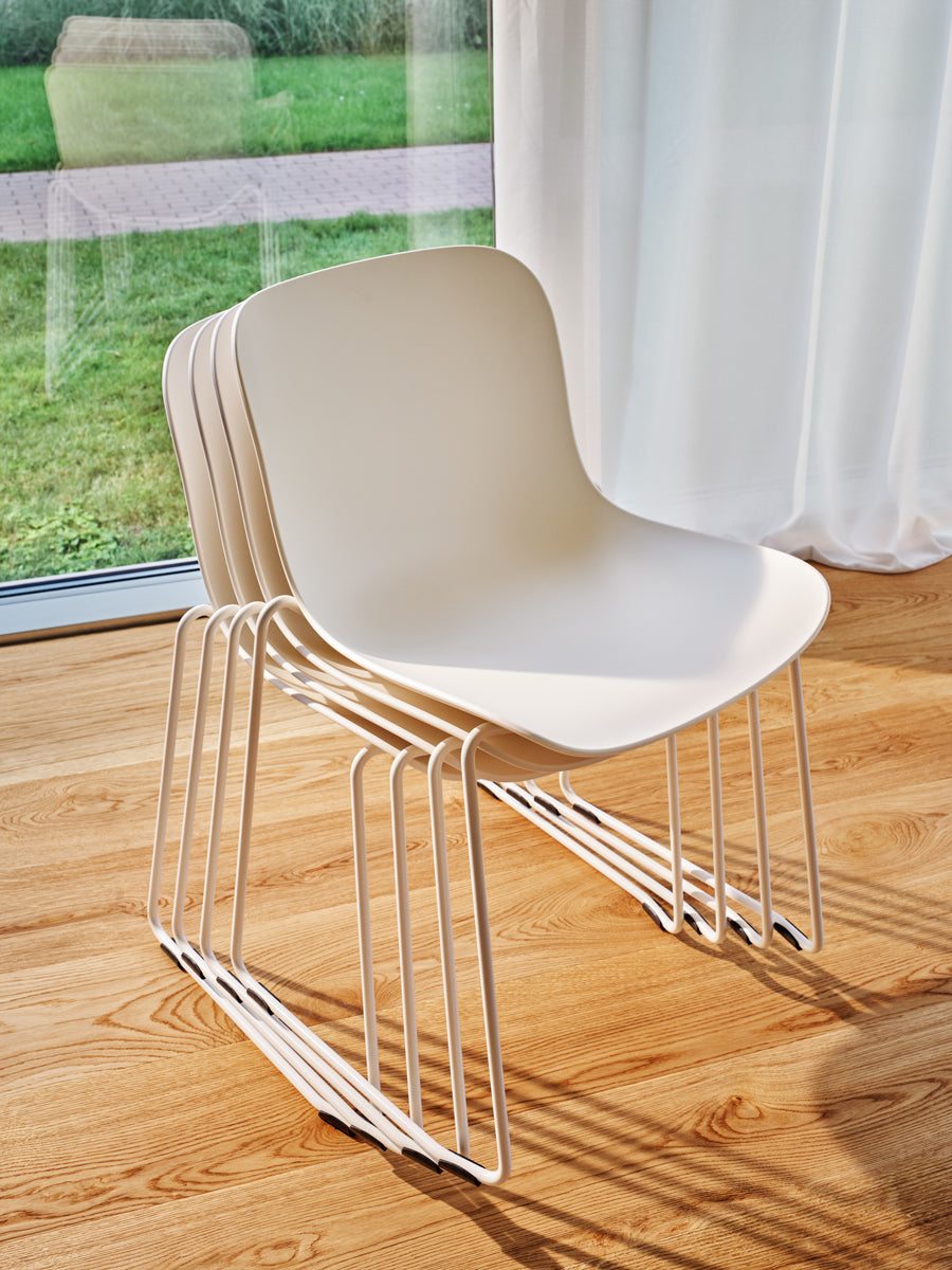 Baltic 2 Basic BLK1P28 - Stuhl Kufen-Gestell in Beige präsentiert im Onlineshop von KAQTU Design AG. Stuhl ist von Mdd