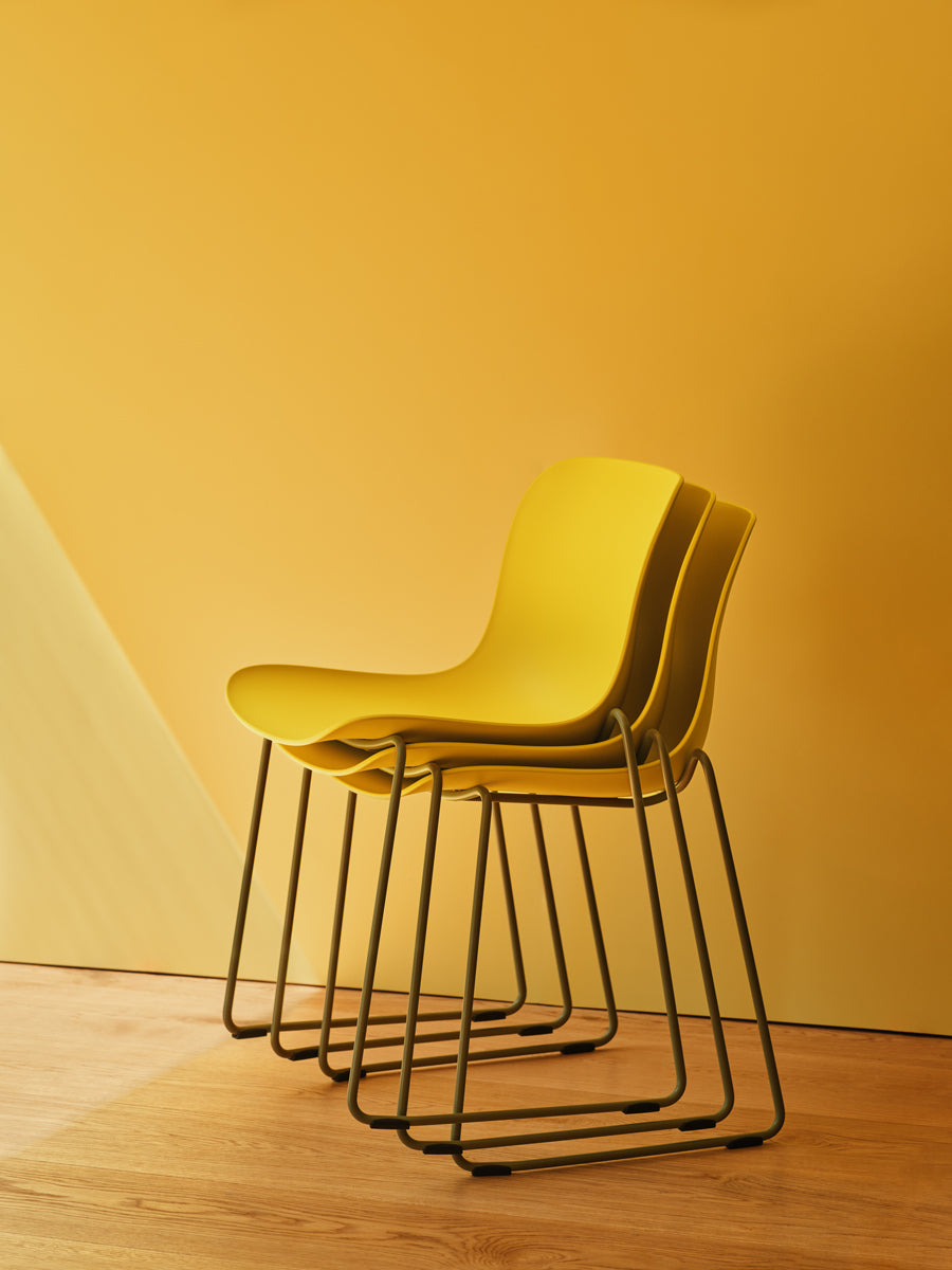 Baltic 2 Basic BLK1P28 - Stuhl Kufen-Gestell in Beige präsentiert im Onlineshop von KAQTU Design AG. Stuhl ist von Mdd