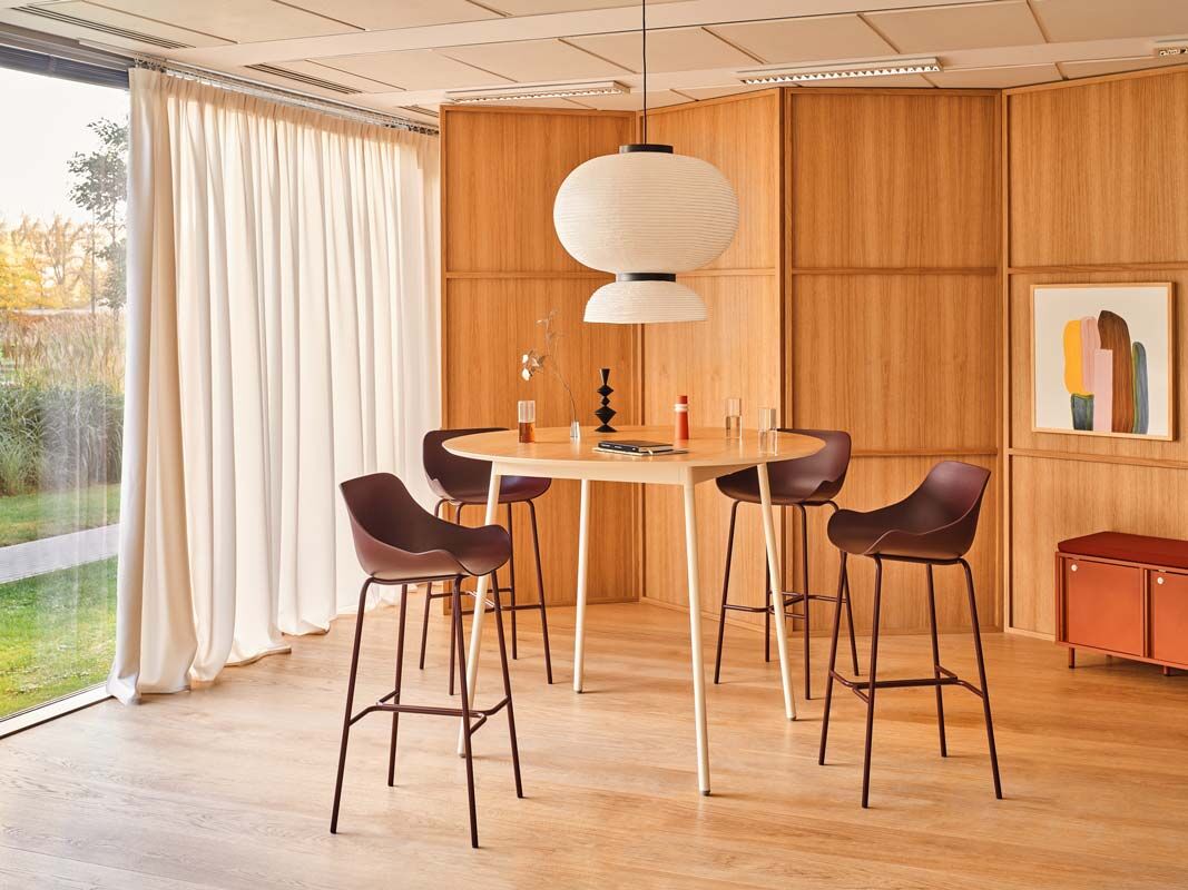 Unit UN140H - Hochtisch in FENIX Schwarz Matt präsentiert im Onlineshop von KAQTU Design AG. Hochtisch ist von Mdd