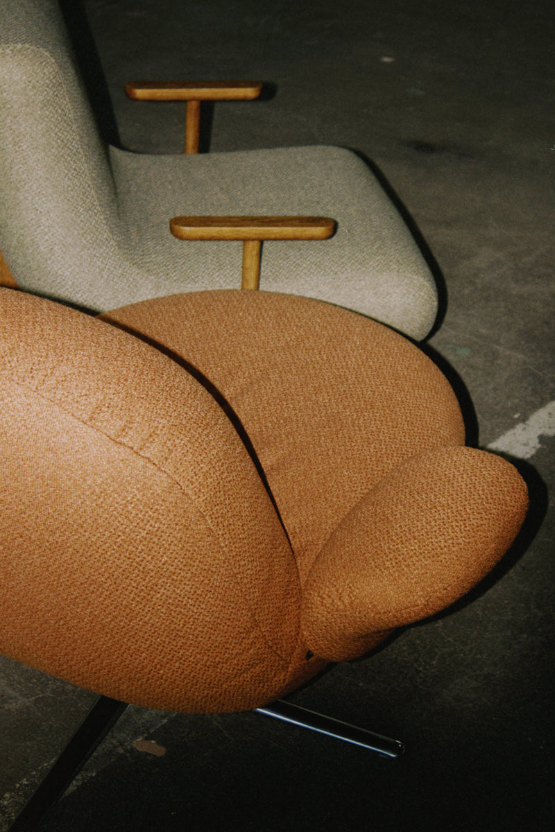 Baoza BAO01 - Sessel in Rust 407 präsentiert im Onlineshop von KAQTU Design AG. Drehsessel ist von Tamo
