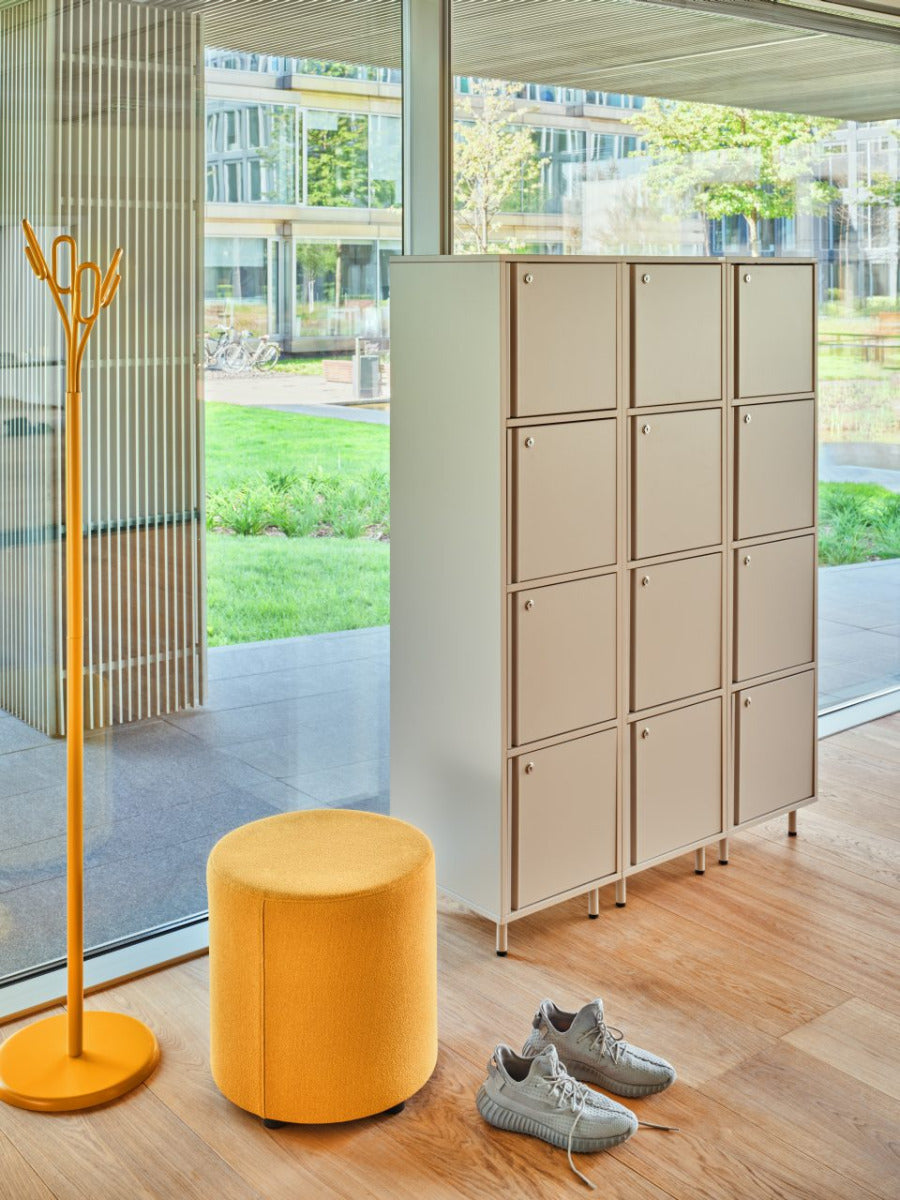 Locker Plus LKP54 - Locker-Typ Schließfachschrank in Rot präsentiert im Onlineshop von KAQTU Design AG. Büroschrank ist von Mdd