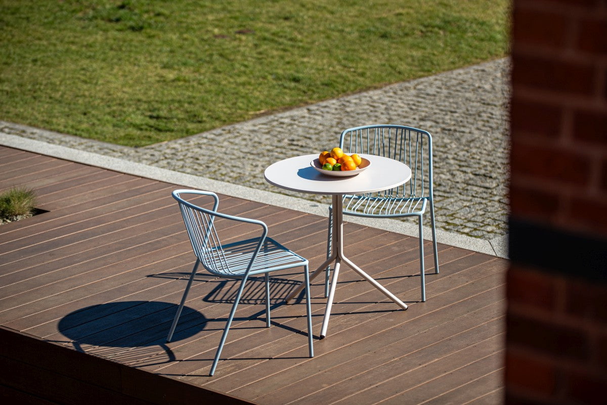 Luna LUN70 - Cafeteriatisch in Ziegelrot präsentiert im Onlineshop von KAQTU Design AG. Gartentisch ist von Mdd
