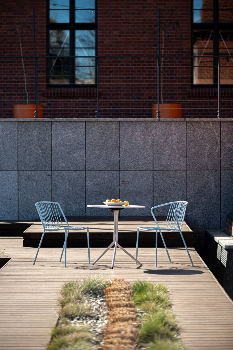 Luna LUN70 - Cafeteriatisch in Ziegelrot präsentiert im Onlineshop von KAQTU Design AG. Gartentisch ist von Mdd