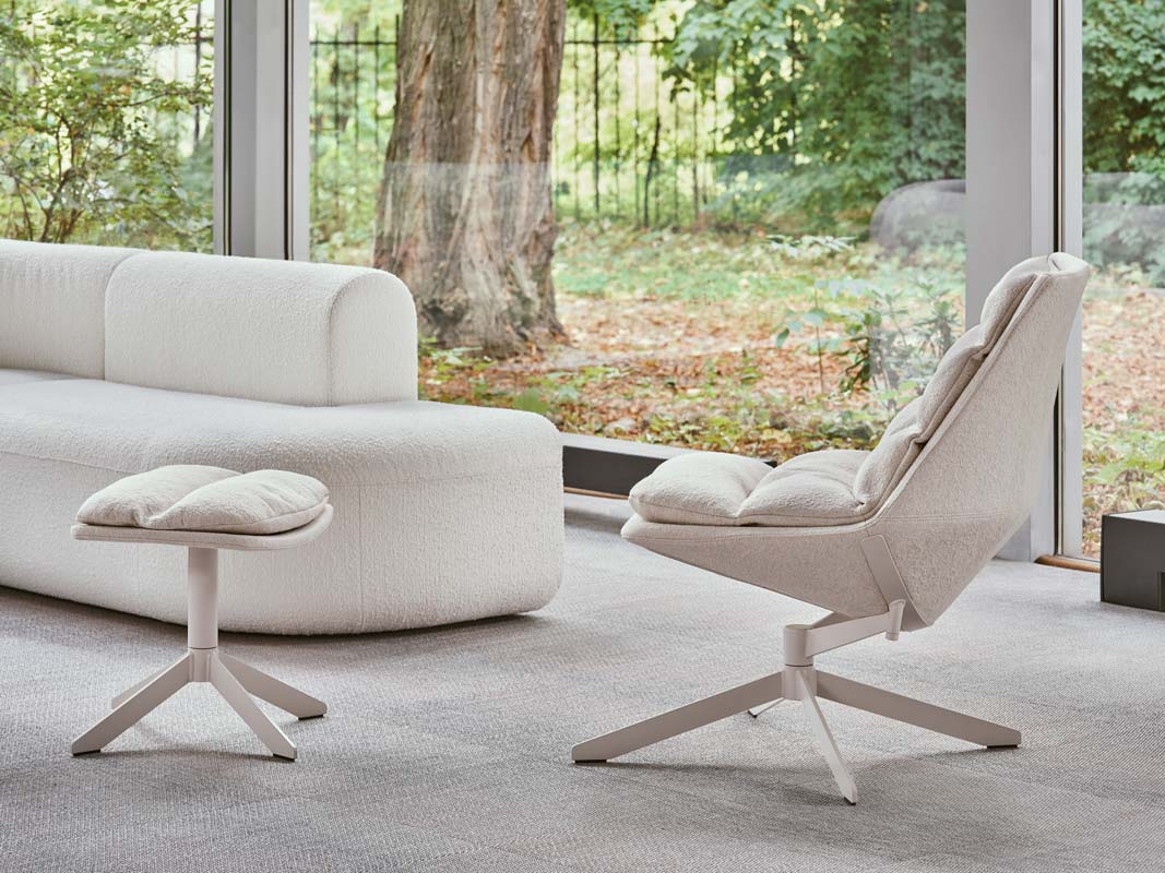 Fat Frank F06 - Fußhocker in Orange präsentiert im Onlineshop von KAQTU Design AG. Hocker ist von Mdd