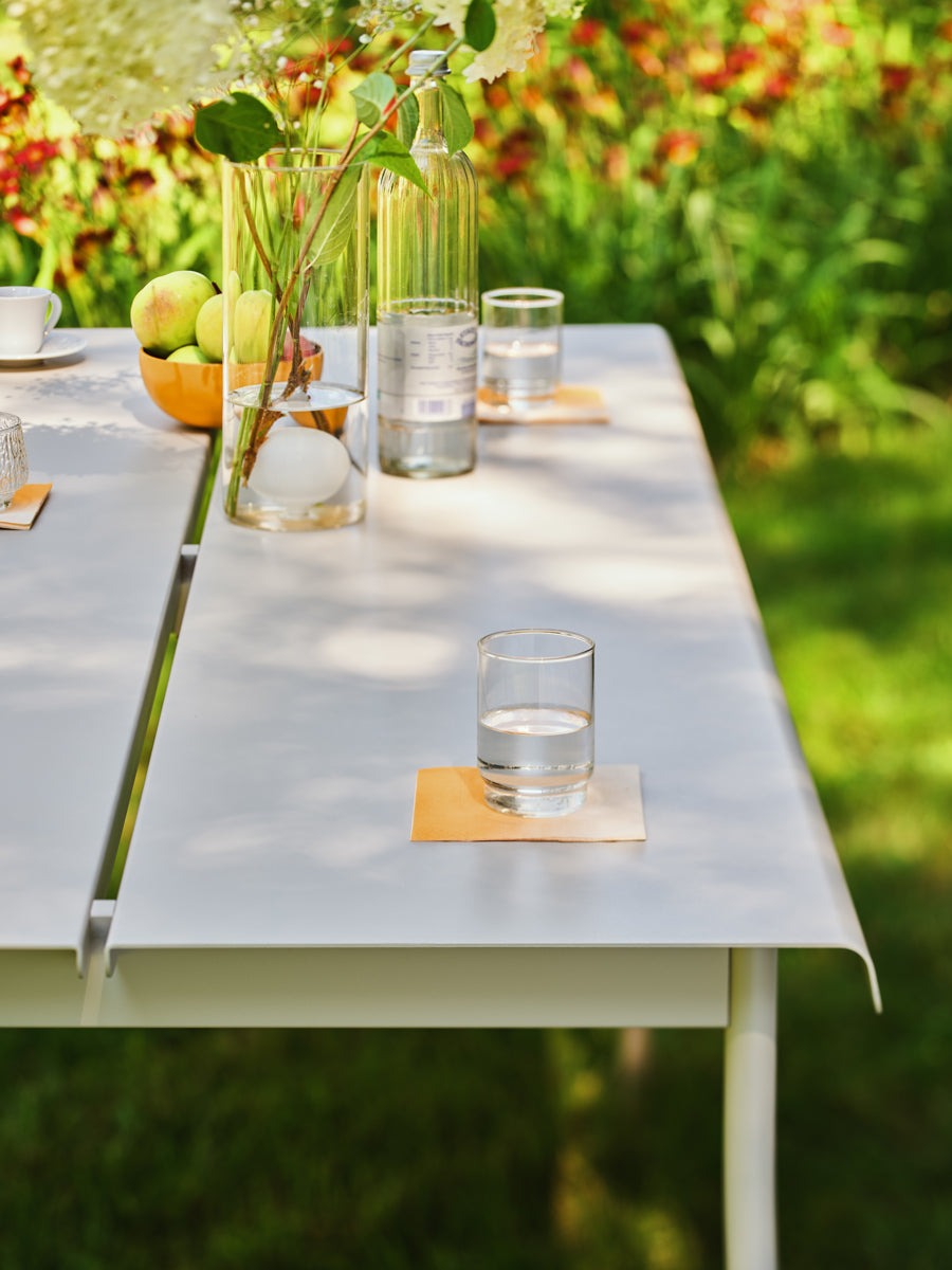Flaner FLR05 - Tisch in Türkis präsentiert im Onlineshop von KAQTU Design AG. Gartentisch ist von Mdd