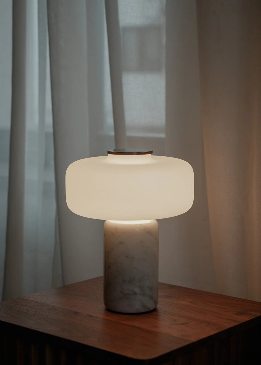 Fonte FNT01 - Lampe in Braun präsentiert im Onlineshop von KAQTU Design AG. Tischleuchte ist von Tamo