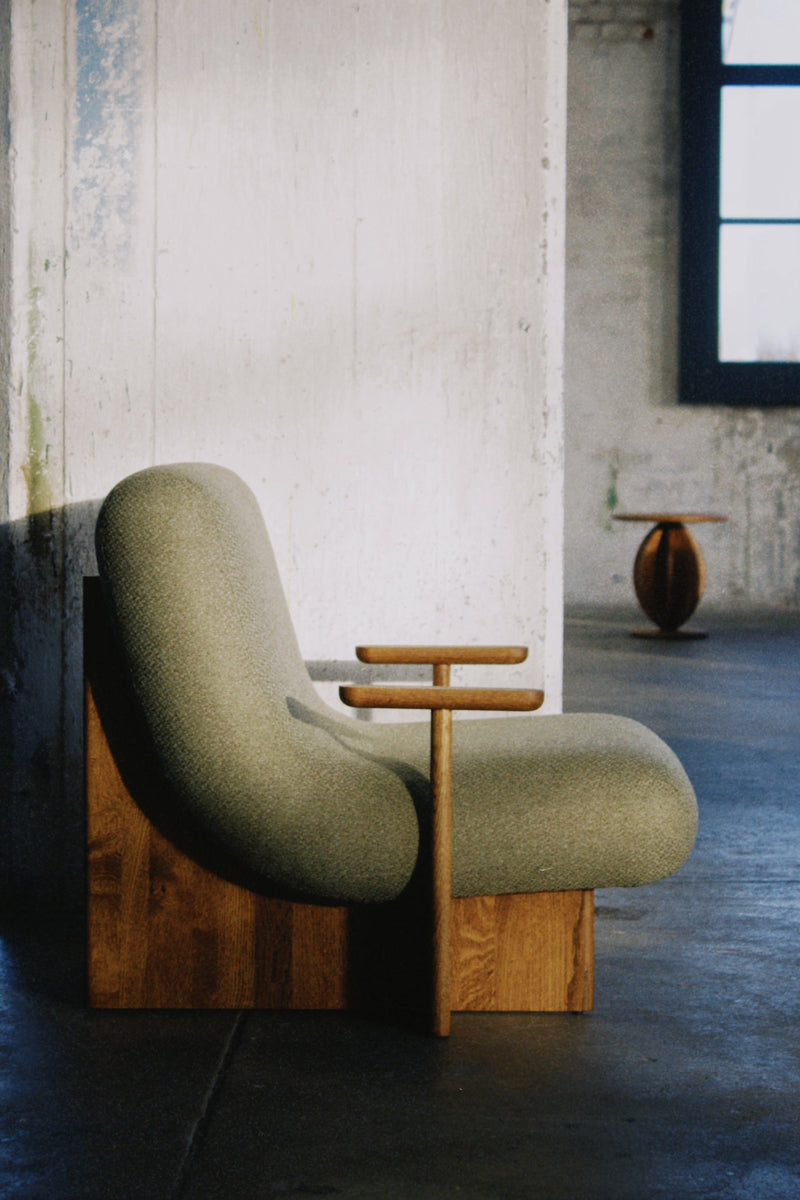 Kivo KIV01 - Sessel in Moss 801 - Sage 801 präsentiert im Onlineshop von KAQTU Design AG. Sessel ist von Tamo