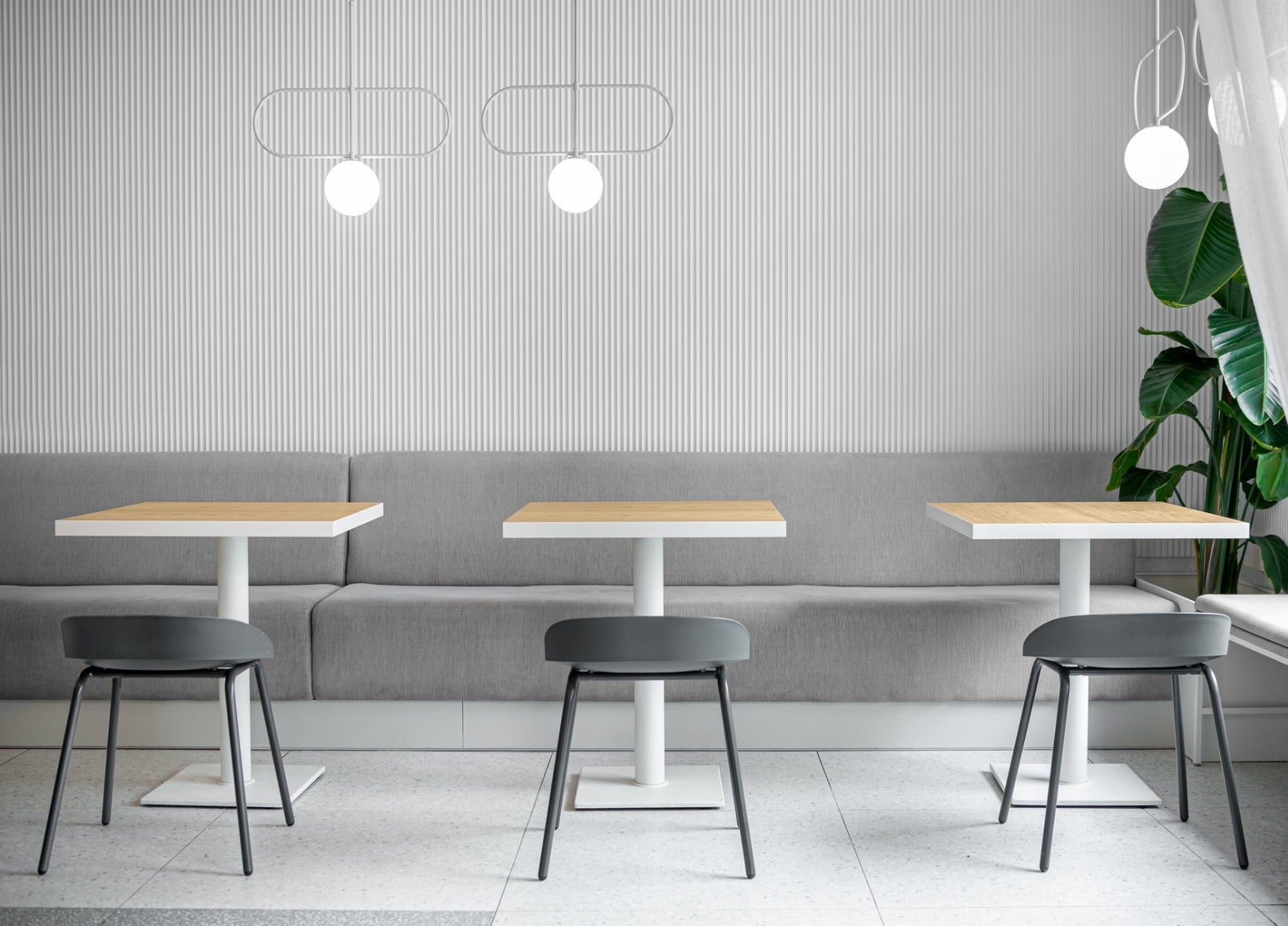 Team TE01 - Stuhl Kunststoff in Gelb präsentiert im Onlineshop von KAQTU Design AG. Gartenstuhl ist von Mdd