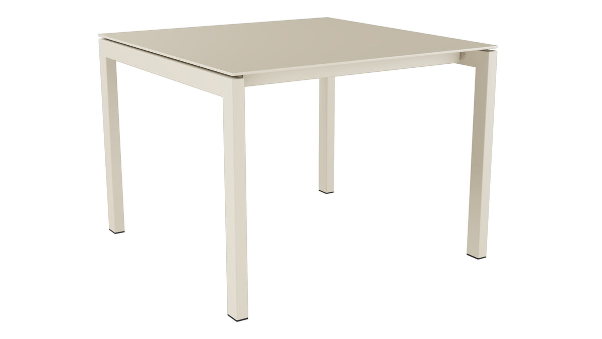 Luzern Glasfaser-Gartentisch 100x100 in Pastellsand präsentiert im Onlineshop von KAQTU Design AG. Gartentisch ist von Schaffner