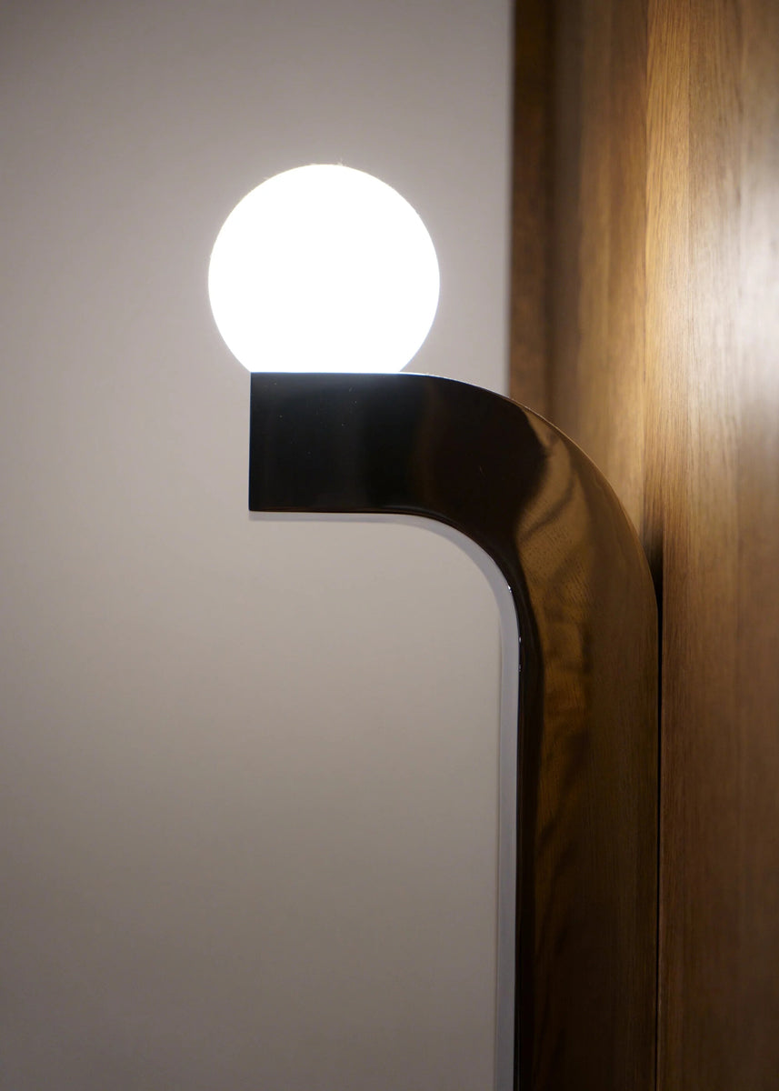 Pallia PLIA01 - Wandleuchte in Schwarz präsentiert im Onlineshop von KAQTU Design AG. Wandleuchte ist von Tamo