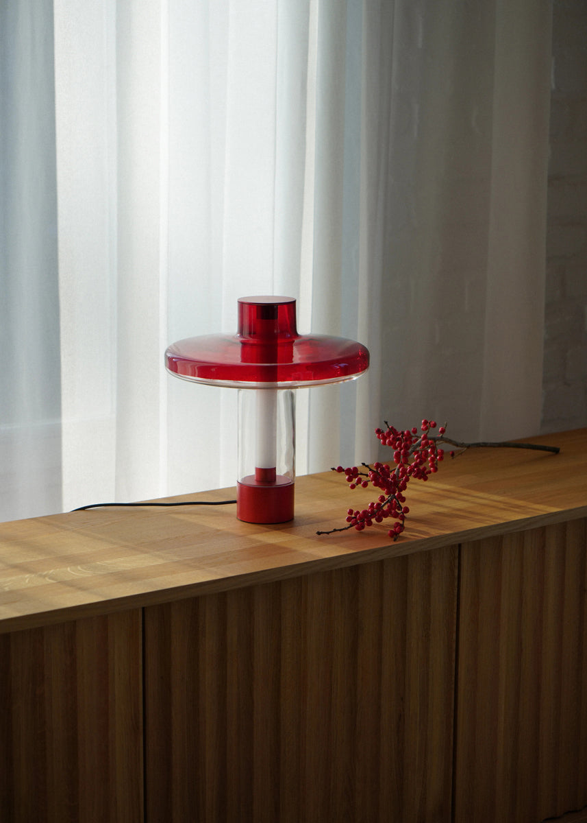Nevo NVO01 - Lampe in Aluminium präsentiert im Onlineshop von KAQTU Design AG. Tischleuchte ist von Tamo