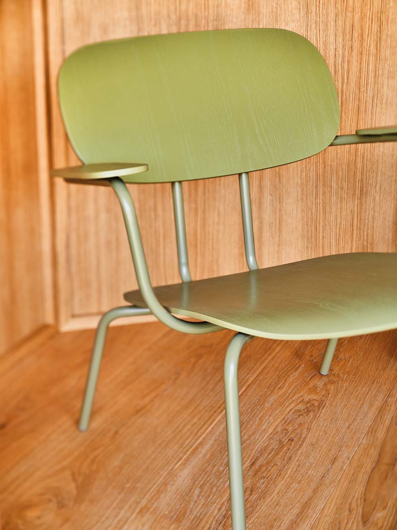 New School Lounge N4NL01 - Sessel aus Sperrholz in Grün präsentiert im Onlineshop von KAQTU Design AG. Sessel ist von Mdd