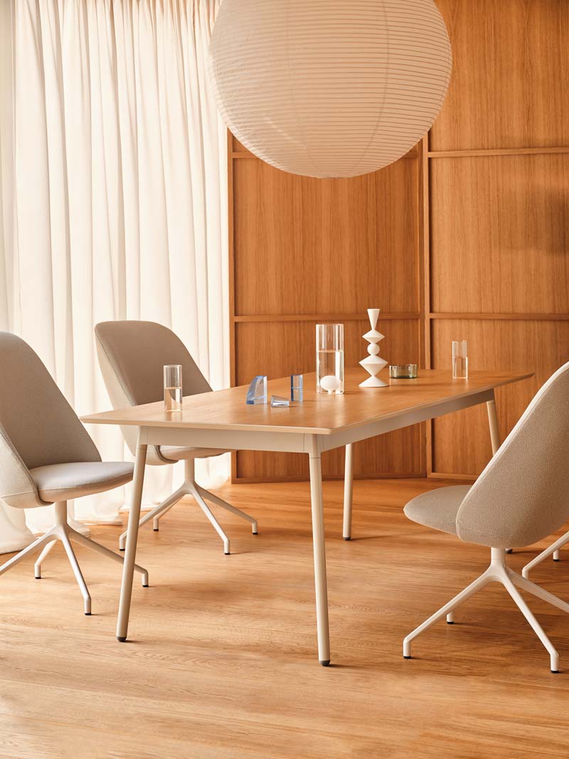 Paralel PR1P19 - Konferenzsessel mit Drehgestell in Ziegelrot präsentiert im Onlineshop von KAQTU Design AG. Drehsessel ist von Mdd