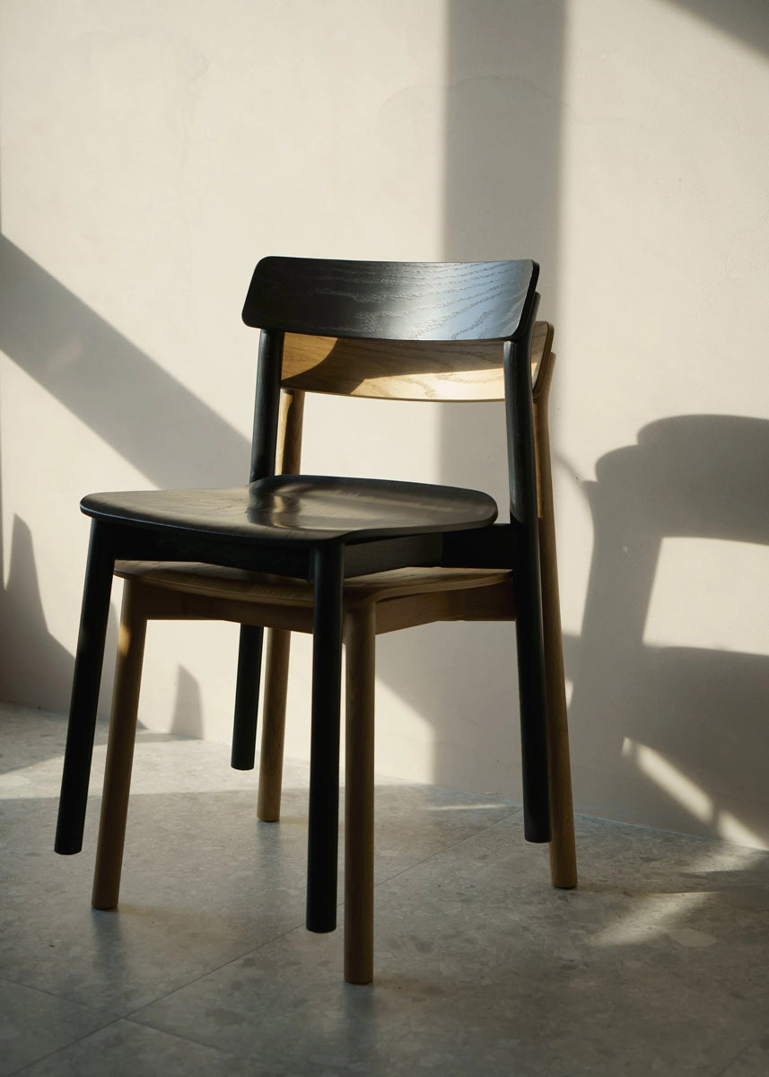 Arche ARCH02 - Stuhl in Dunkel Eiche präsentiert im Onlineshop von KAQTU Design AG. Stuhl ist von Tamo