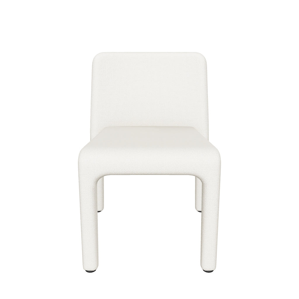 Stapelbarer Stuhl Loria mit beiger Chenille FSC 100% in Beige präsentiert im Onlineshop von KAQTU Design AG. Stuhl ist von Kave Home