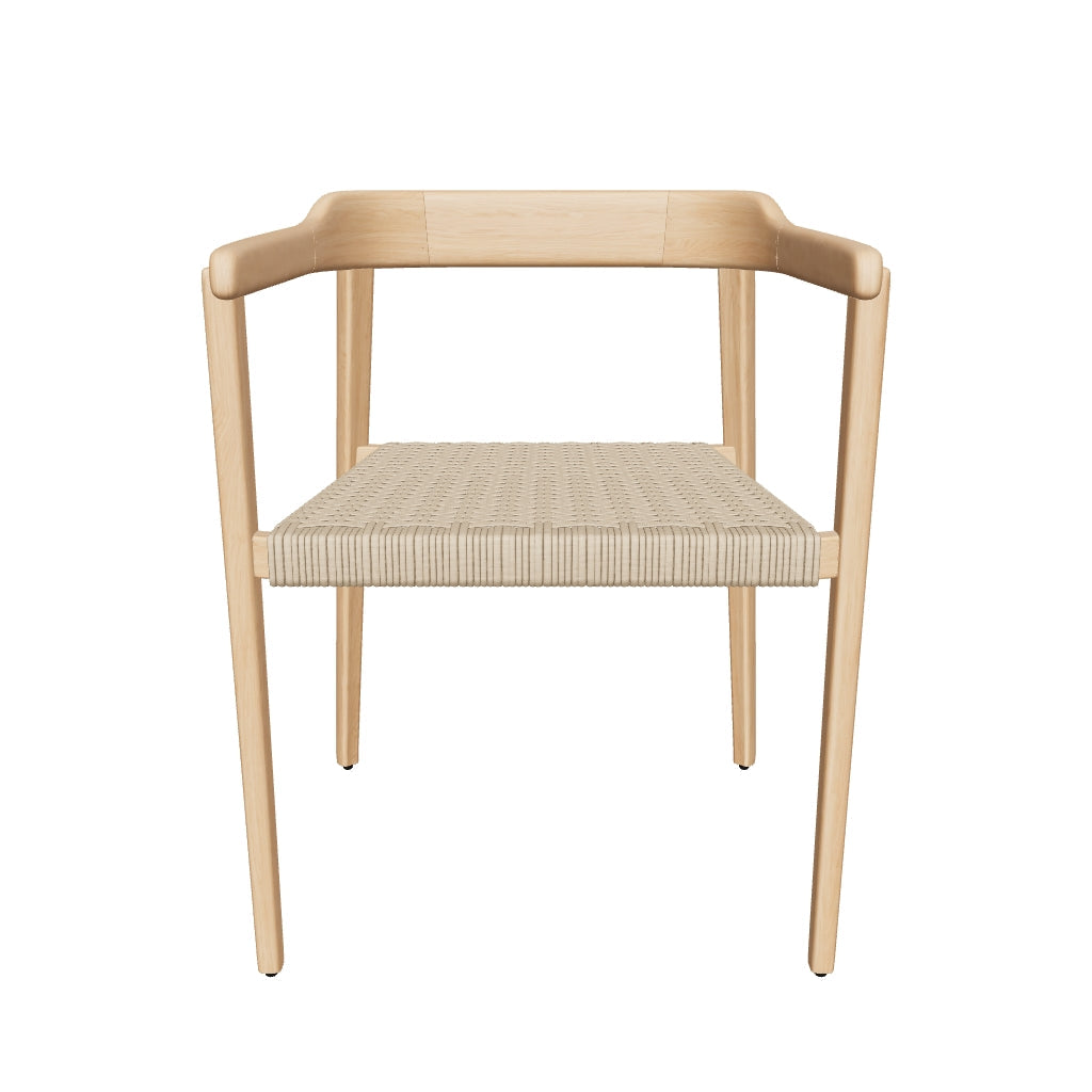 Stapelbarer Icaro Stuhl aus 100% FSC-zertifiziertem massivem Teakholz mit naturfarbenem Finish und beigem Sitzpolster.