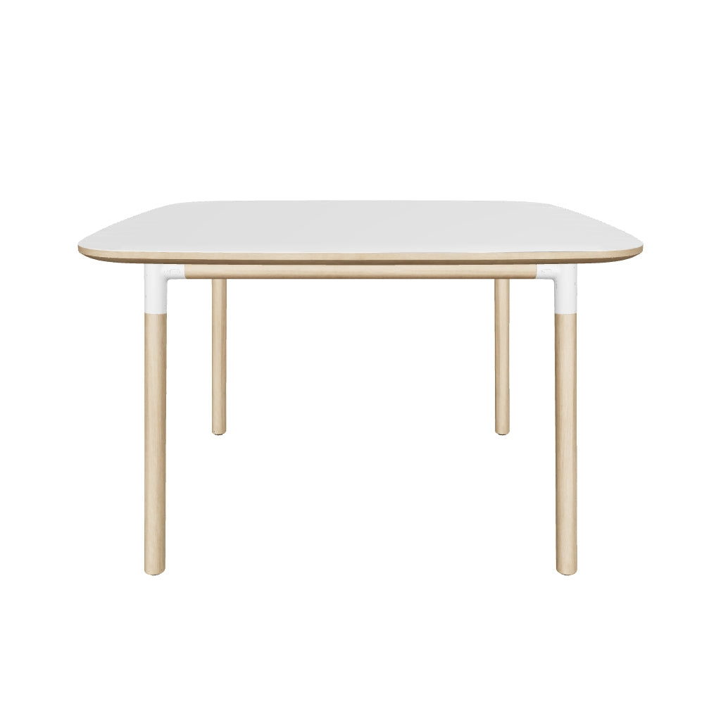 Eleganter Form Tisch 120x120 von Normann Copenhagen, skandinavisch.